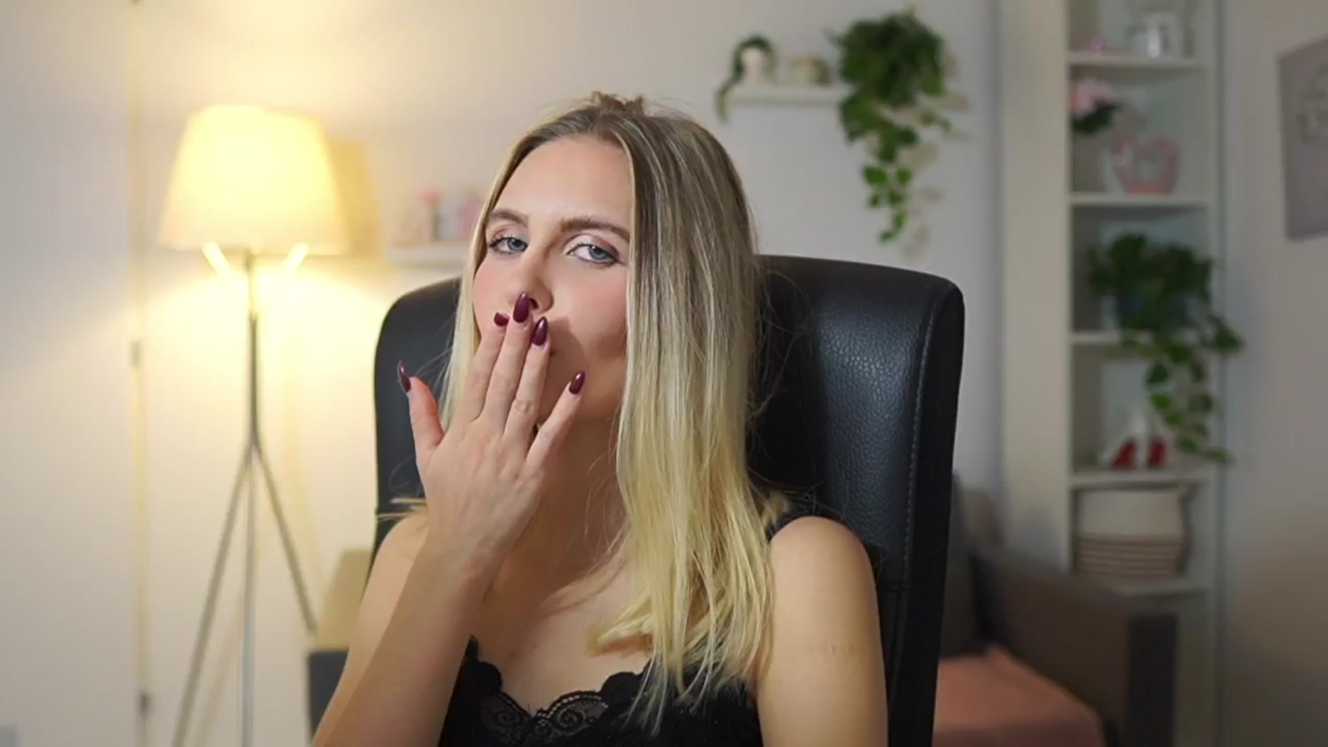 Gallery image thumbnail from Catecrago_'s myfreecams stream on, 11/19/2025, 09:36 image 18 of 20