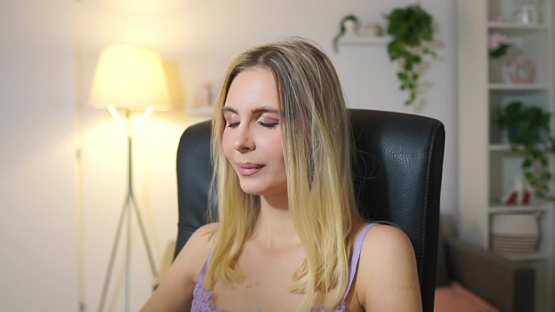Gallery image thumbnail from Catecrago_'s myfreecams stream on, 11/19/2025, 13:40 image 19 of 20