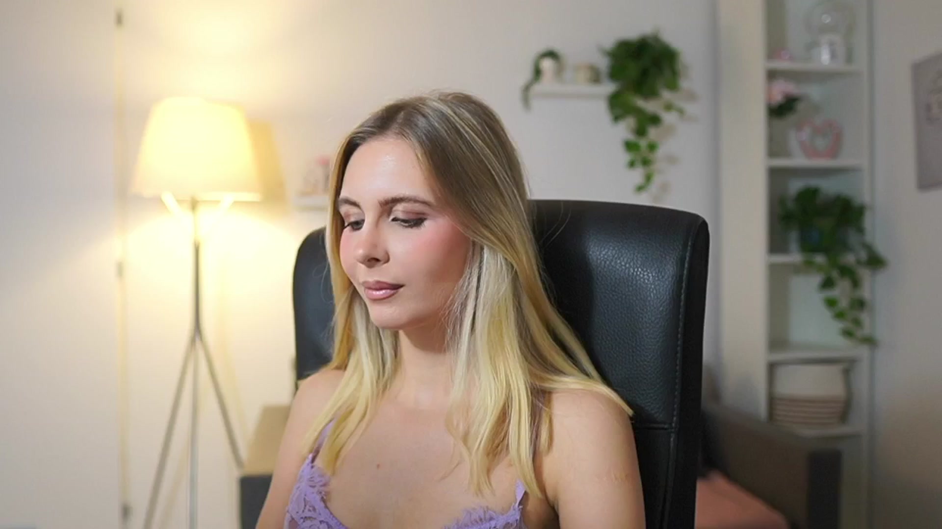 Gallery image thumbnail from Catecrago_'s myfreecams stream on, 11/25/2025, 13:58 image 10 of 20
