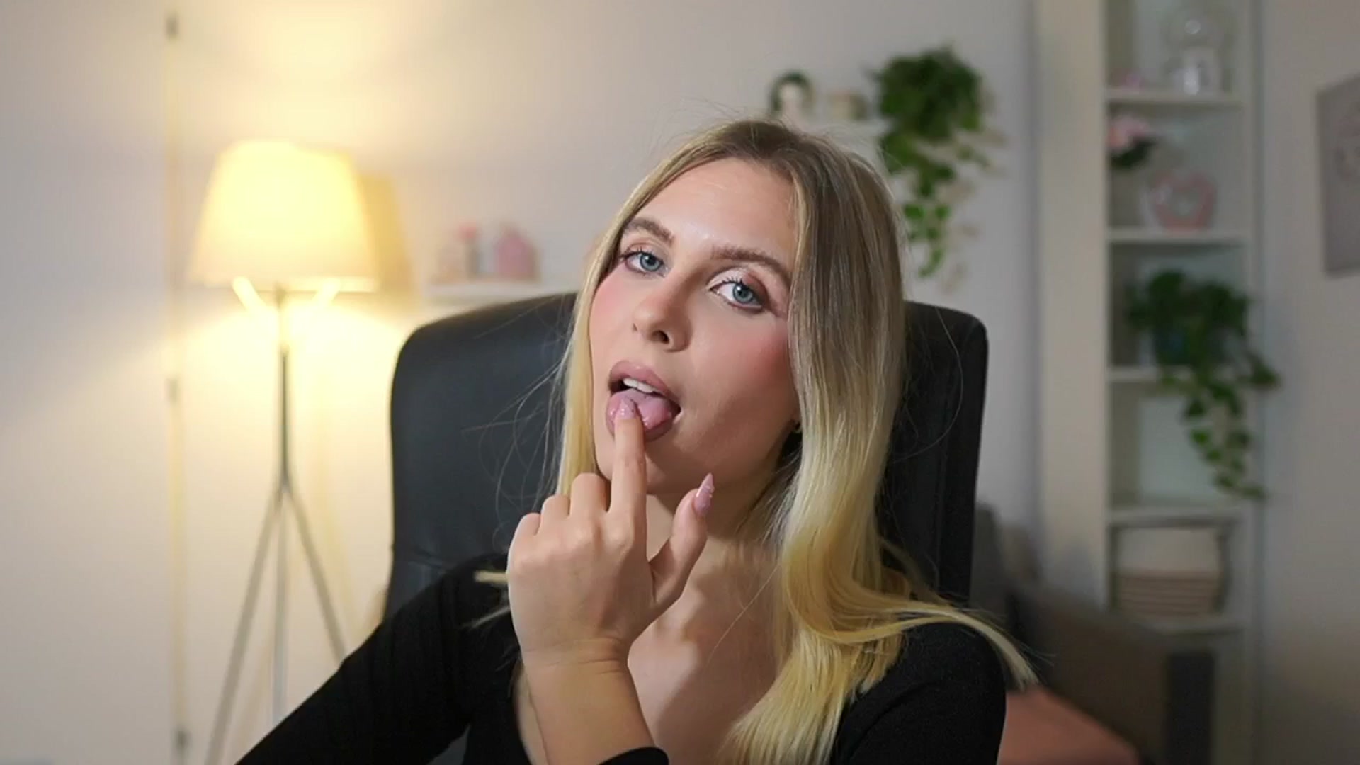 Gallery image thumbnail from Catecrago_'s myfreecams stream on, 11/25/2025, 13:58 image 1 of 20