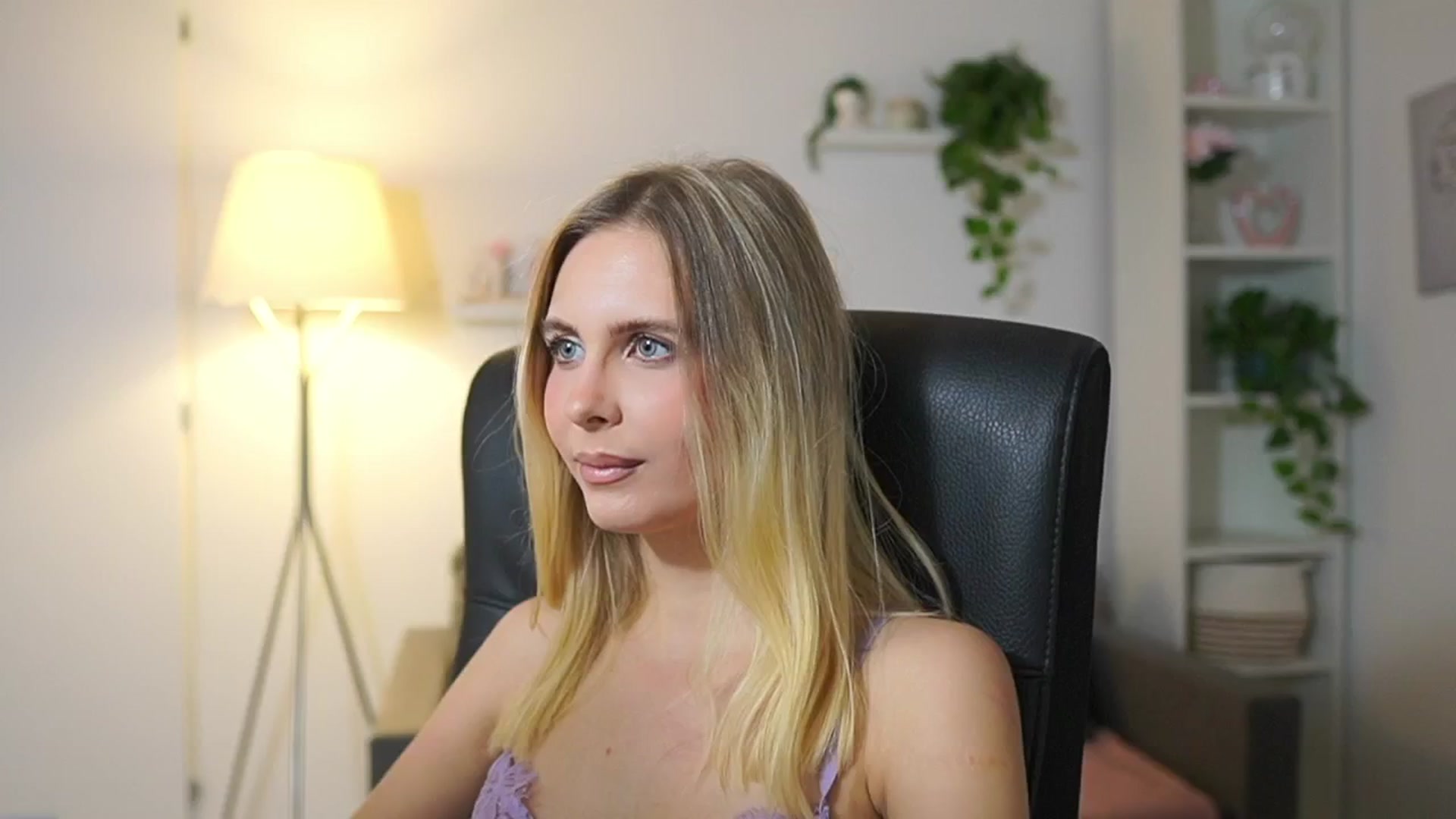 Gallery image thumbnail from Catecrago_'s myfreecams stream on, 11/25/2025, 13:58 image 16 of 20