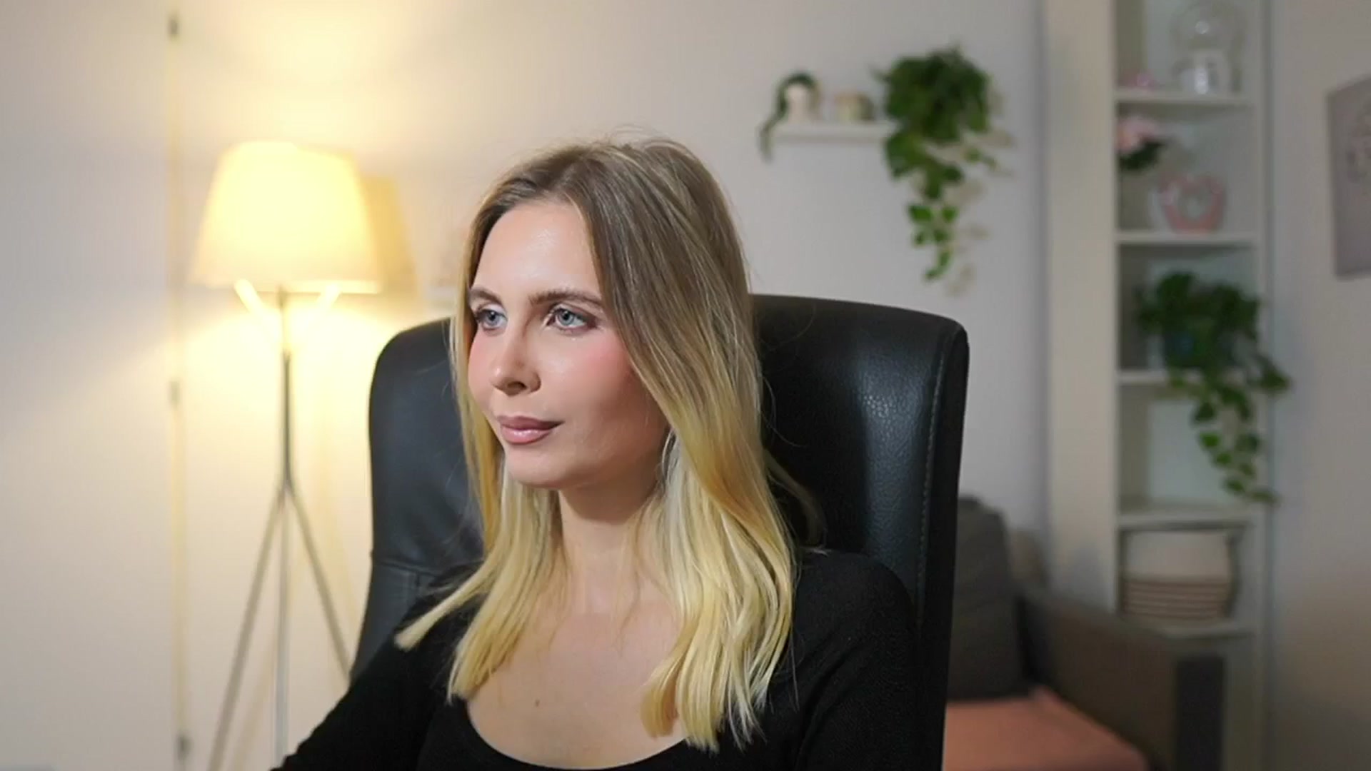 Gallery image thumbnail from Catecrago_'s myfreecams stream on, 11/25/2025, 13:58 image 2 of 20