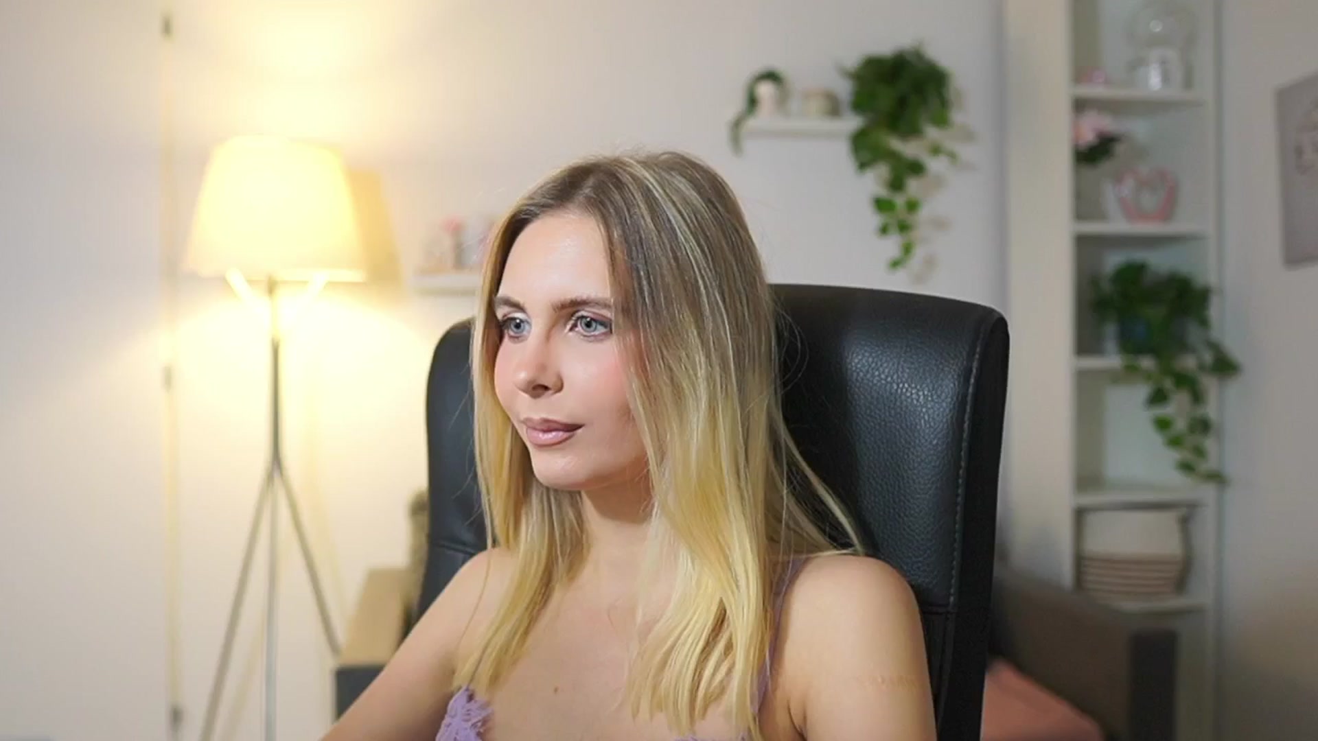Gallery image thumbnail from Catecrago_'s myfreecams stream on, 11/25/2025, 13:58 image 18 of 20