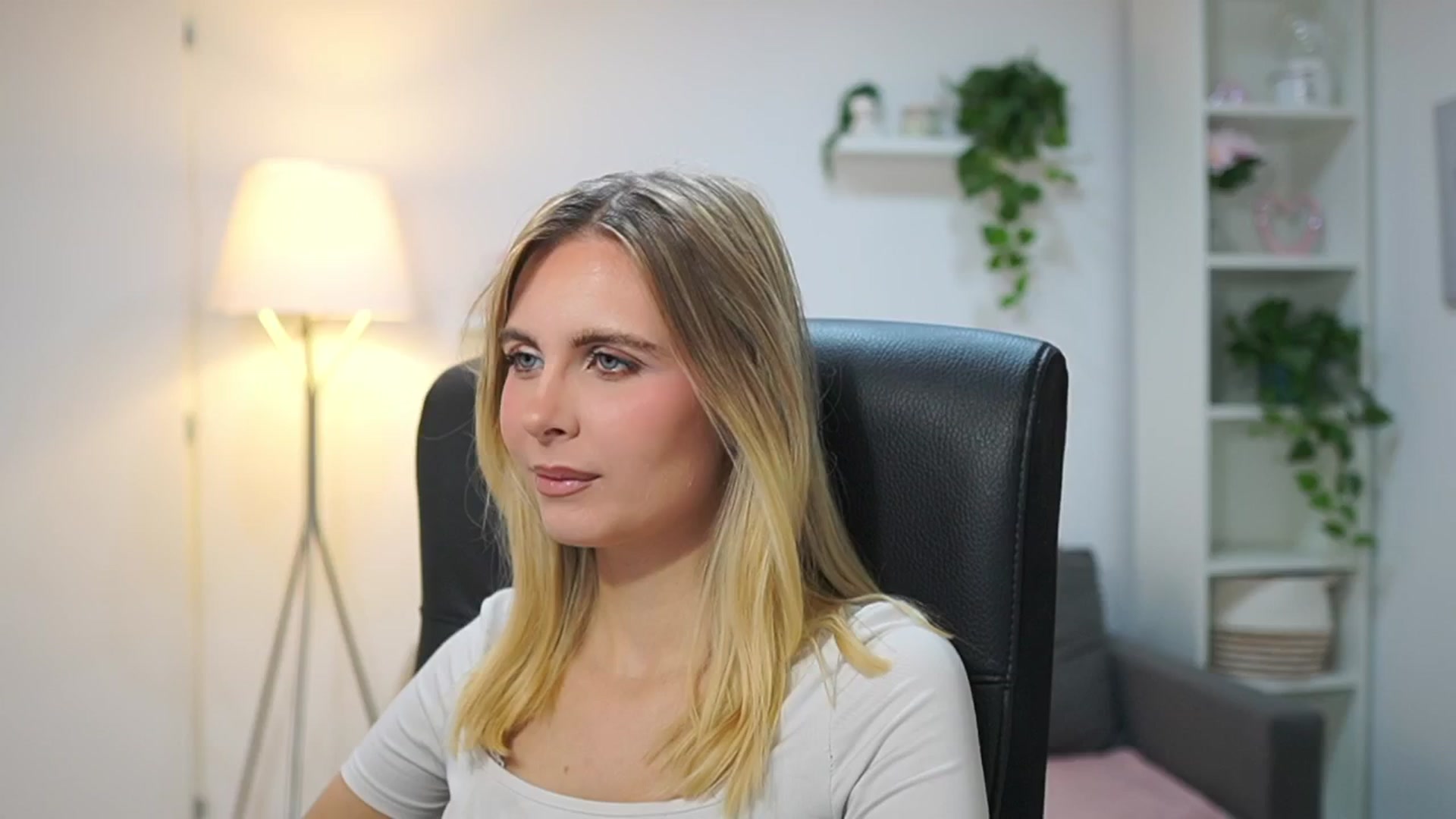 Gallery image thumbnail from Catecrago_'s myfreecams stream on, 11/28/2025, 10:10 image 13 of 20