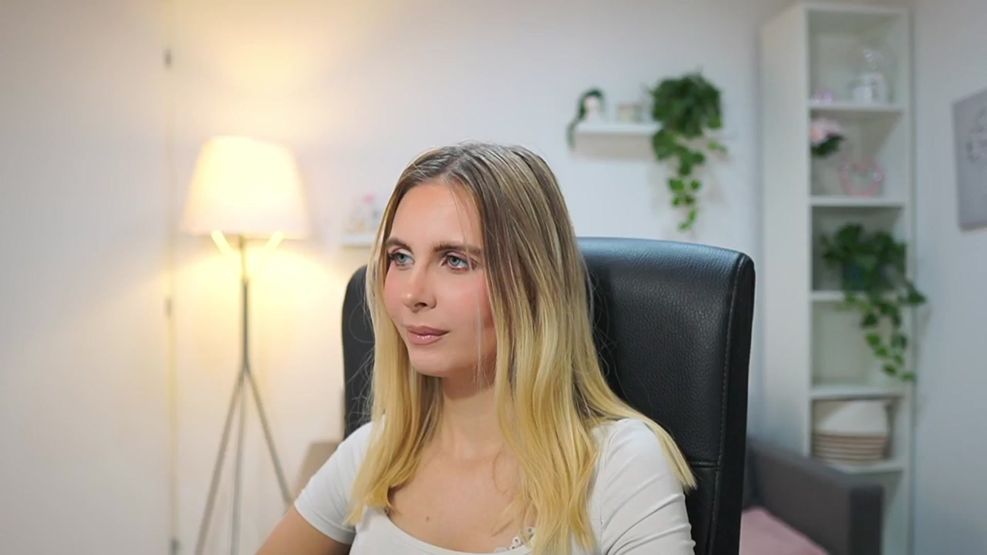 Gallery image thumbnail from Catecrago_'s myfreecams stream on, 11/28/2025, 13:50 image 2 of 20