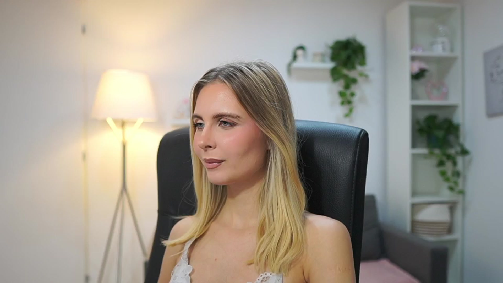 Gallery image thumbnail from Catecrago_'s myfreecams stream on, 11/29/2025, 13:35 image 4 of 20