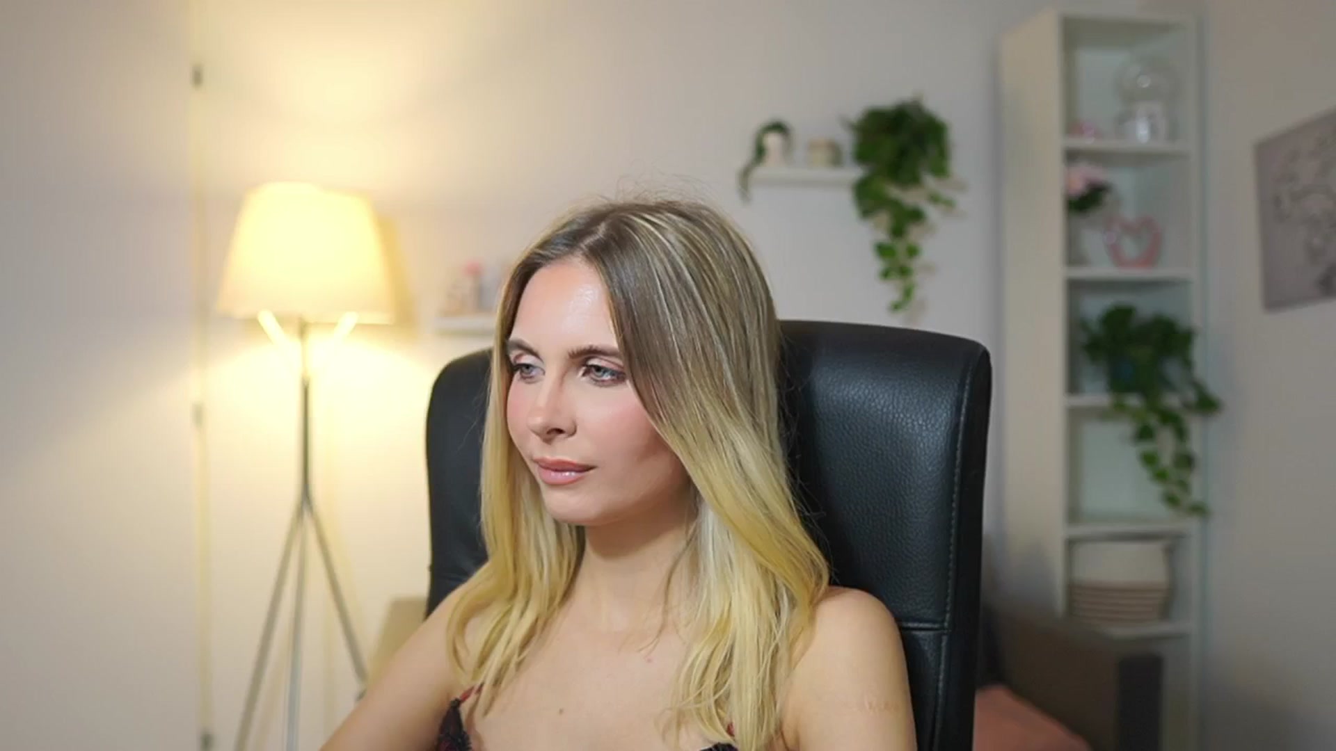 Gallery image thumbnail from Catecrago_'s myfreecams stream on, 12/02/2025, 11:15 image 10 of 20
