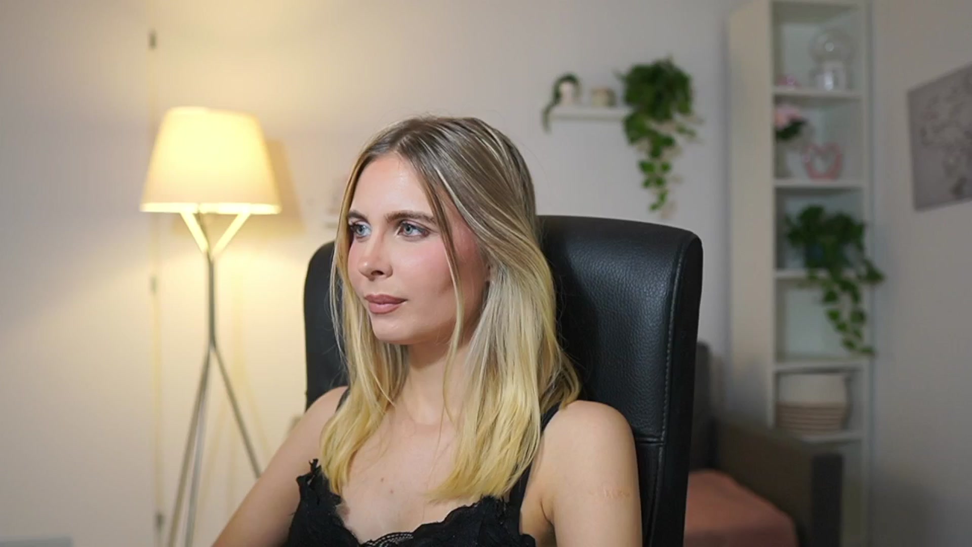 Gallery image thumbnail from Catecrago_'s myfreecams stream on, 12/05/2025, 12:13 image 19 of 20