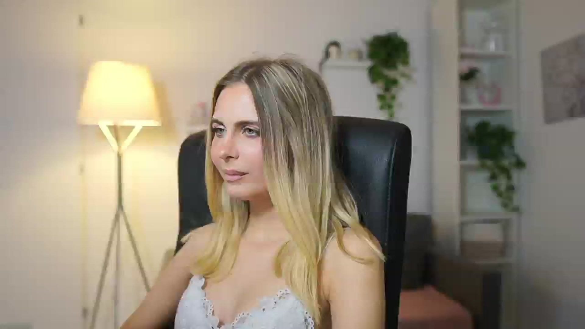 Gallery image thumbnail from Catecrago_'s myfreecams stream on, 12/08/2025, 14:21 image 13 of 20