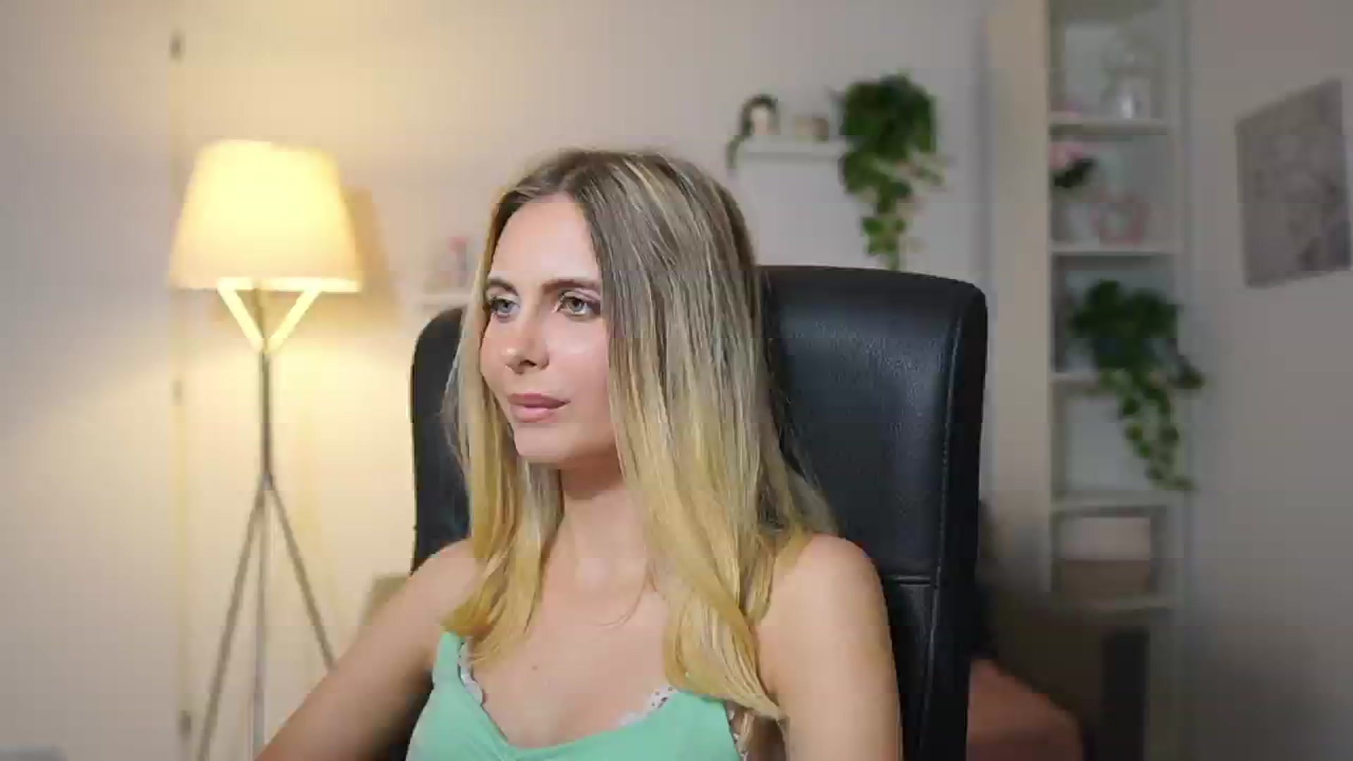 Gallery image thumbnail from Catecrago_'s myfreecams stream on, 12/08/2025, 17:02 image 19 of 20