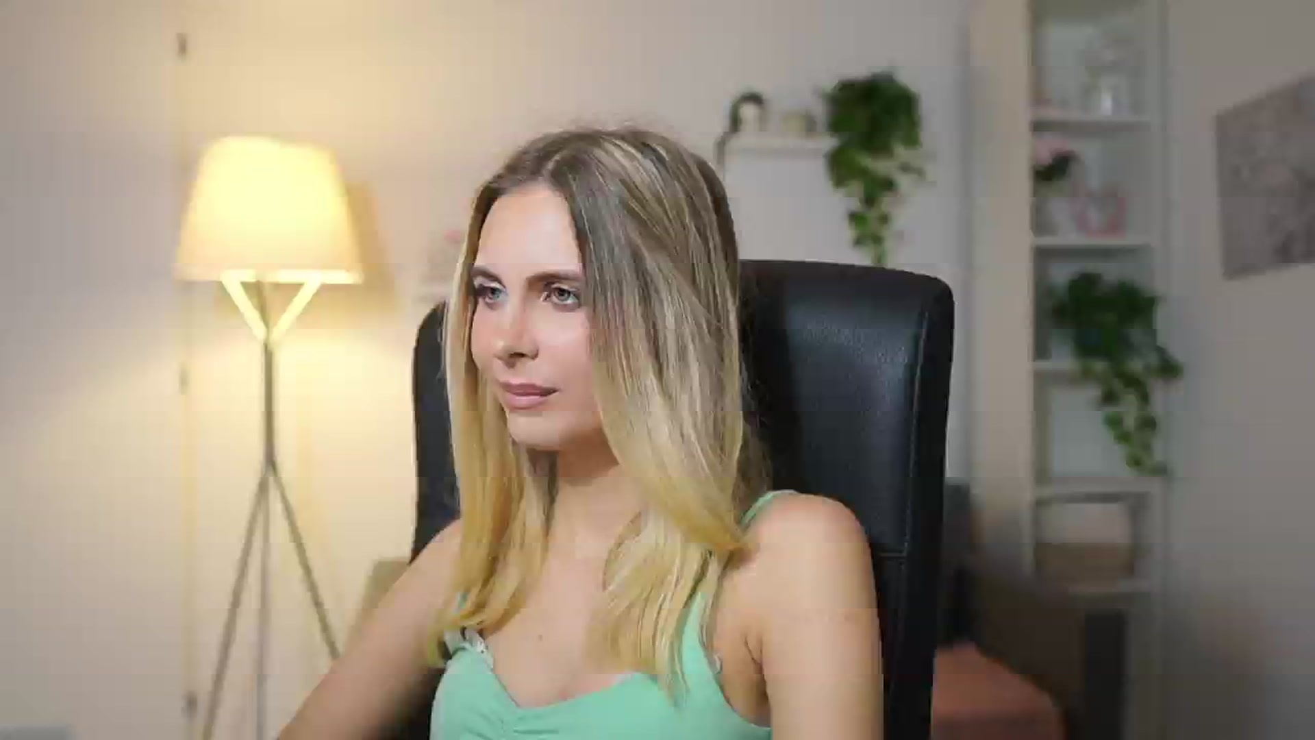 Gallery image thumbnail from Catecrago_'s myfreecams stream on, 12/08/2025, 17:02 image 1 of 20