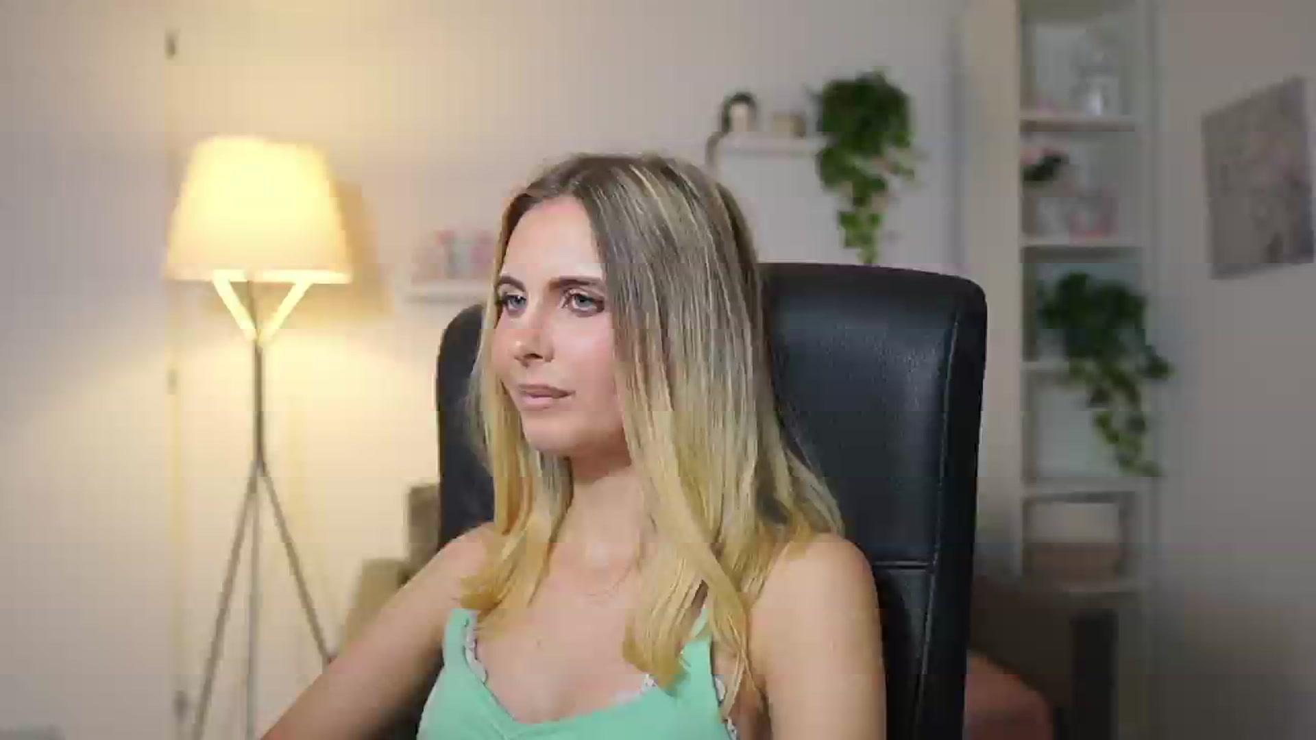 Gallery image thumbnail from Catecrago_'s myfreecams stream on, 12/08/2025, 17:02 image 20 of 20