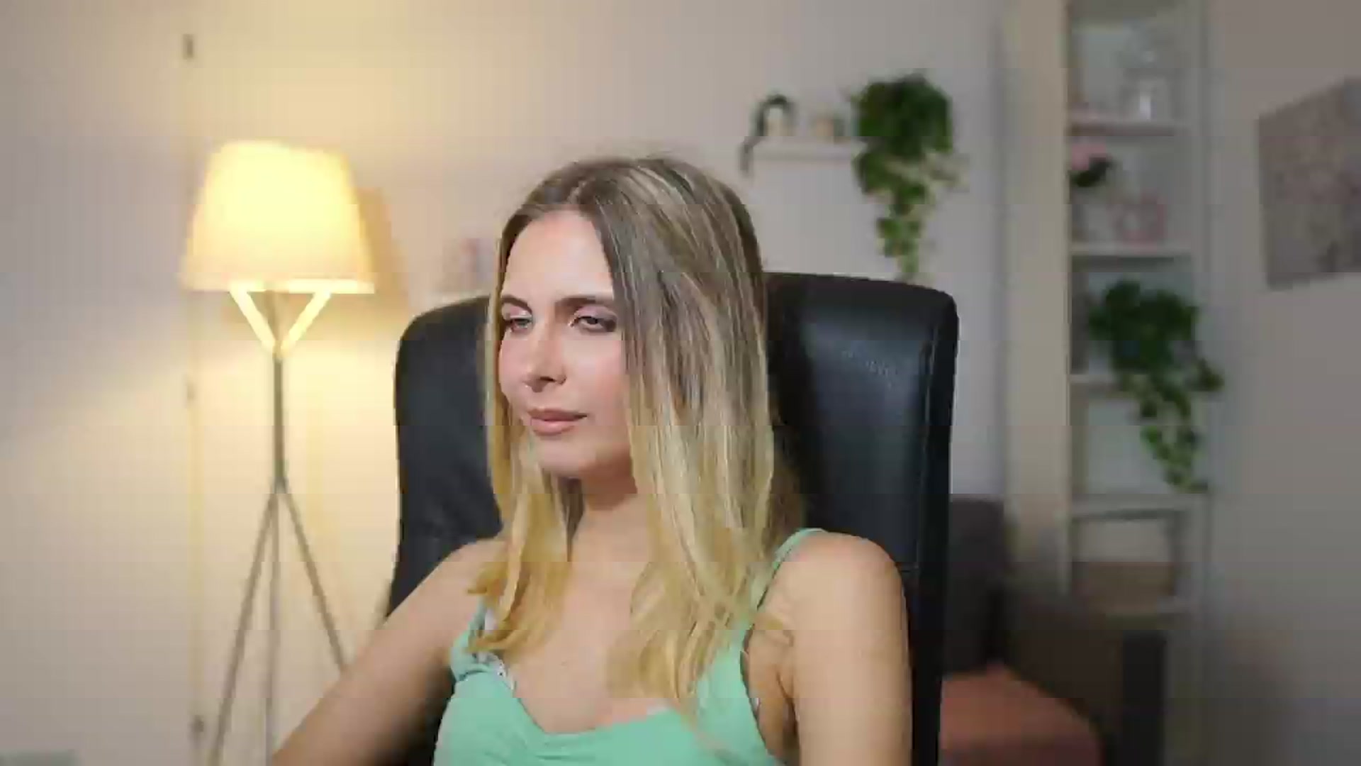 Gallery image thumbnail from Catecrago_'s myfreecams stream on, 12/08/2025, 17:02 image 3 of 20