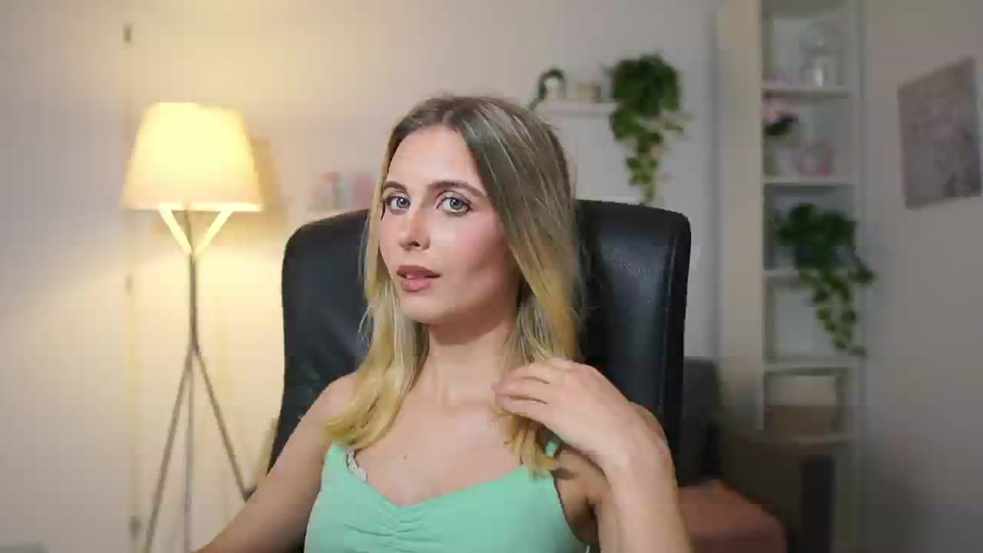 Gallery image thumbnail from Catecrago_'s myfreecams stream on, 12/08/2025, 18:08 image 3 of 20