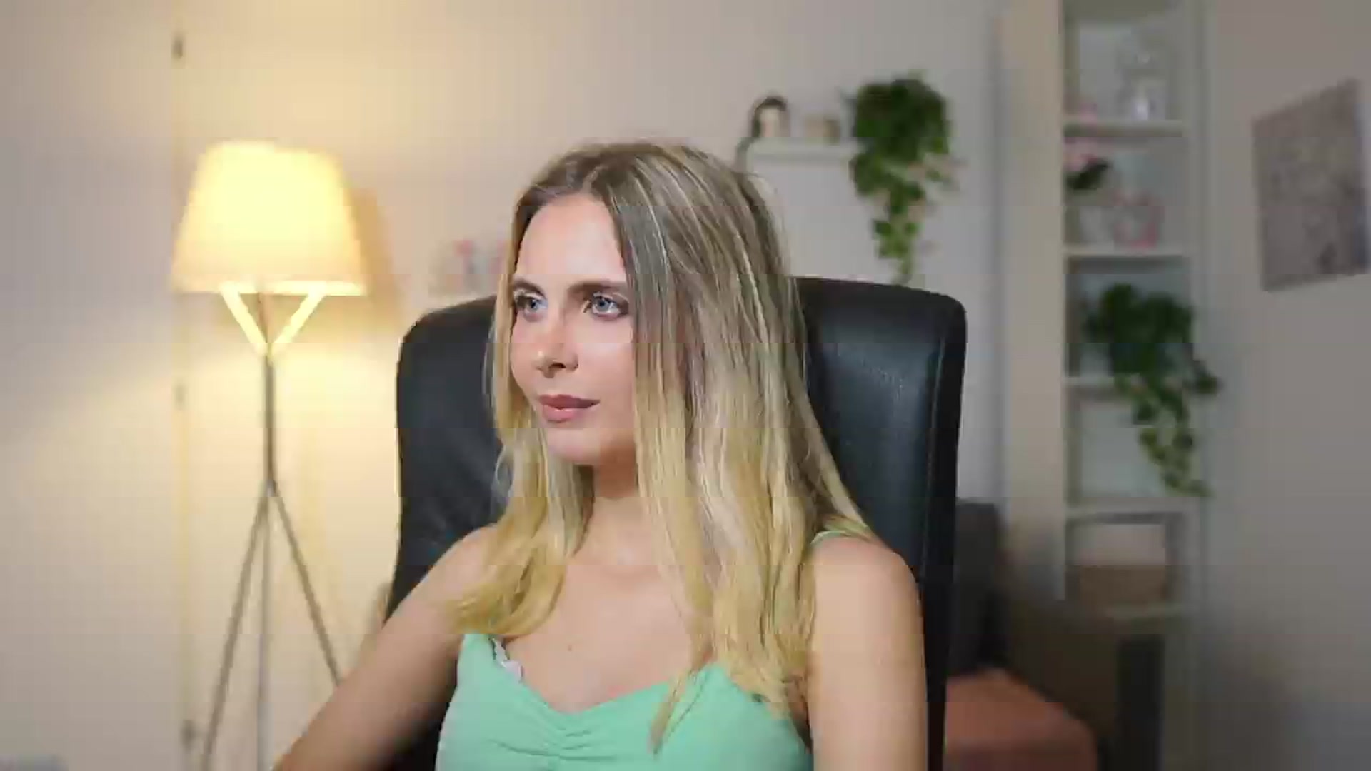Gallery image thumbnail from Catecrago_'s myfreecams stream on, 12/08/2025, 18:08 image 4 of 20