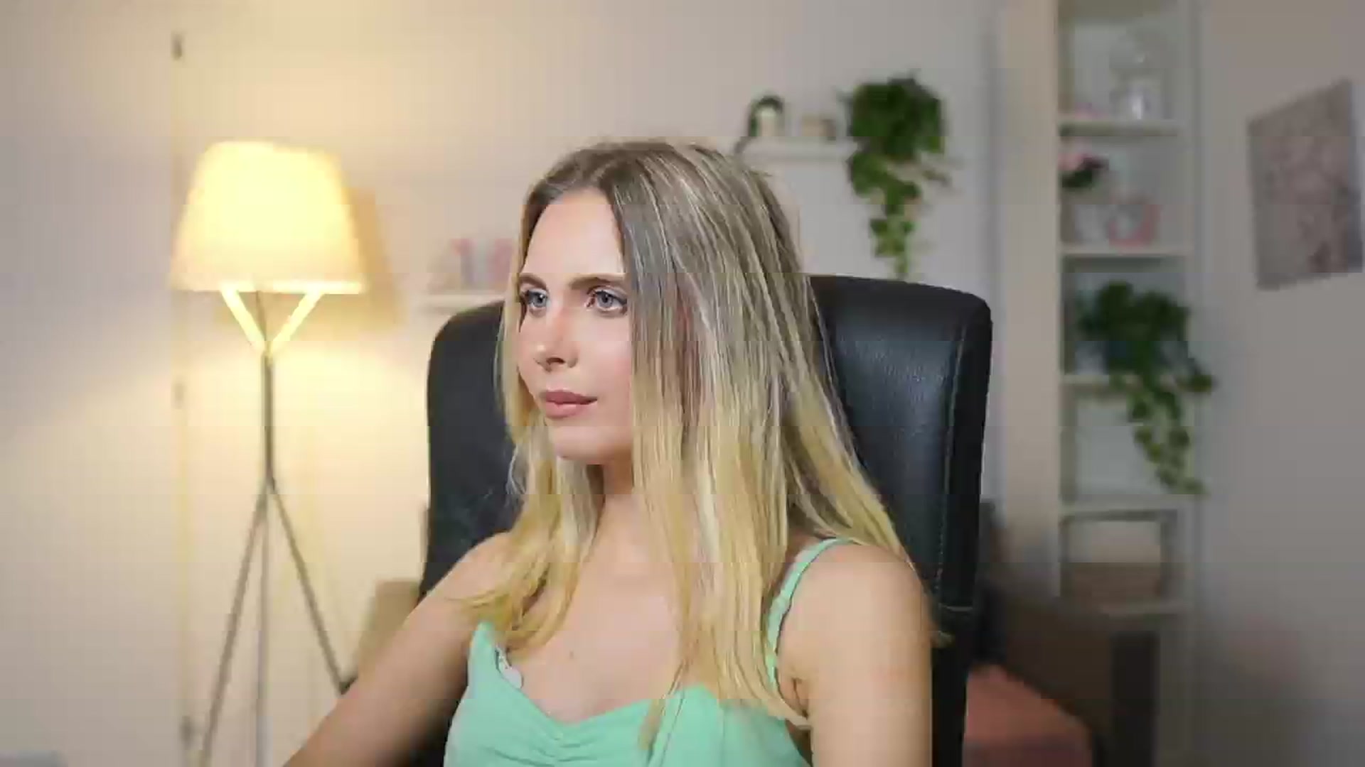 Gallery image thumbnail from Catecrago_'s myfreecams stream on, 12/08/2025, 18:08 image 5 of 20