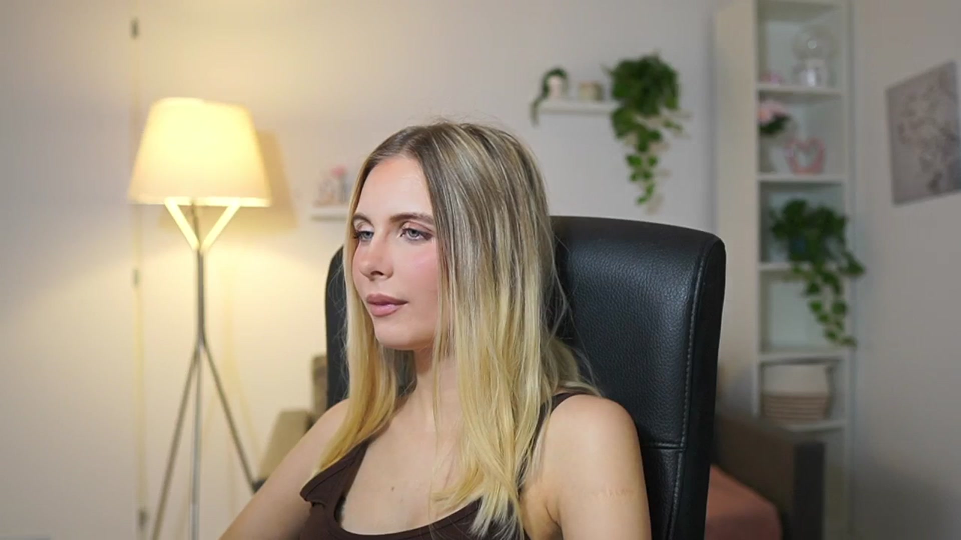Gallery image thumbnail from Catecrago_'s myfreecams stream on, 12/09/2025, 09:45 image 18 of 20