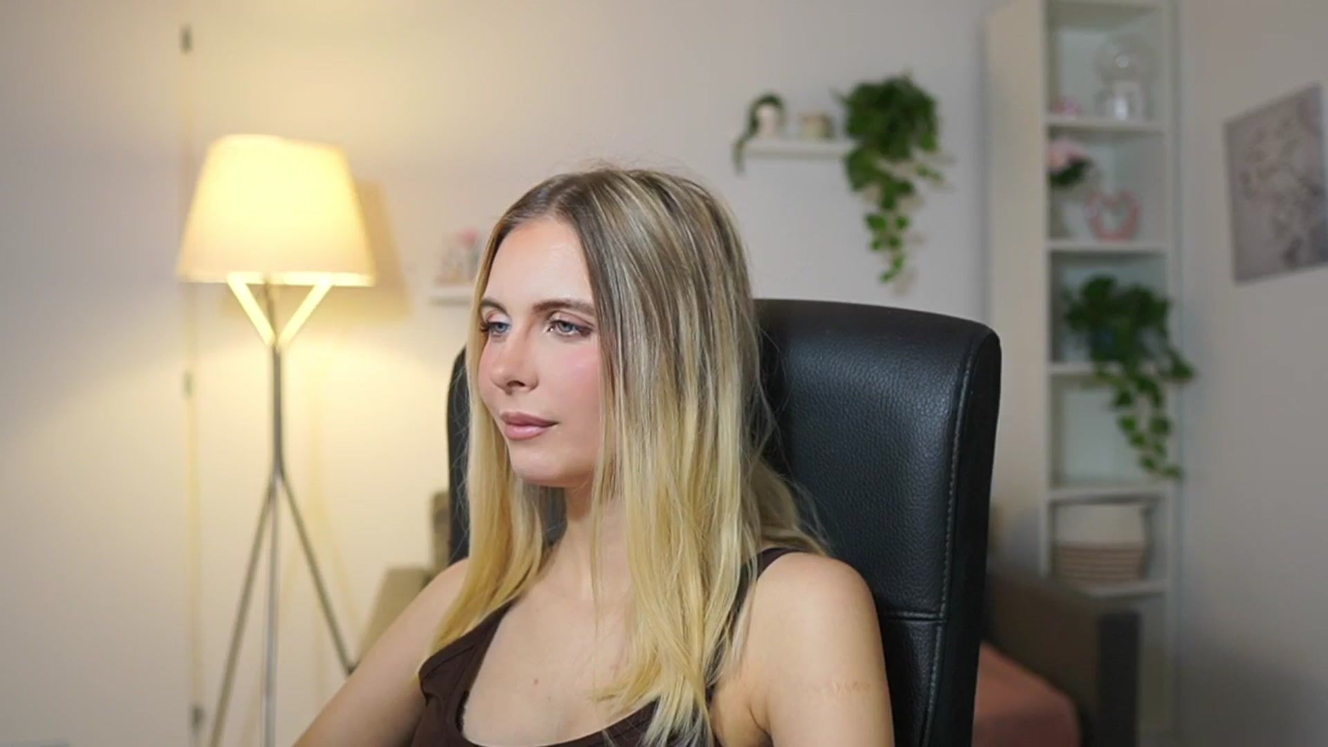 Gallery image thumbnail from Catecrago_'s myfreecams stream on, 12/09/2025, 09:45 image 15 of 20
