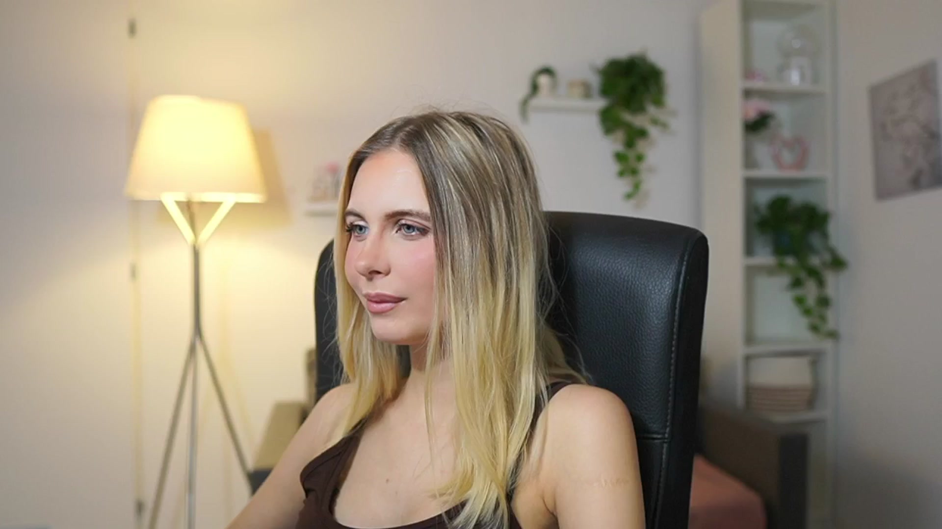 Gallery image thumbnail from Catecrago_'s myfreecams stream on, 12/09/2025, 09:45 image 1 of 20