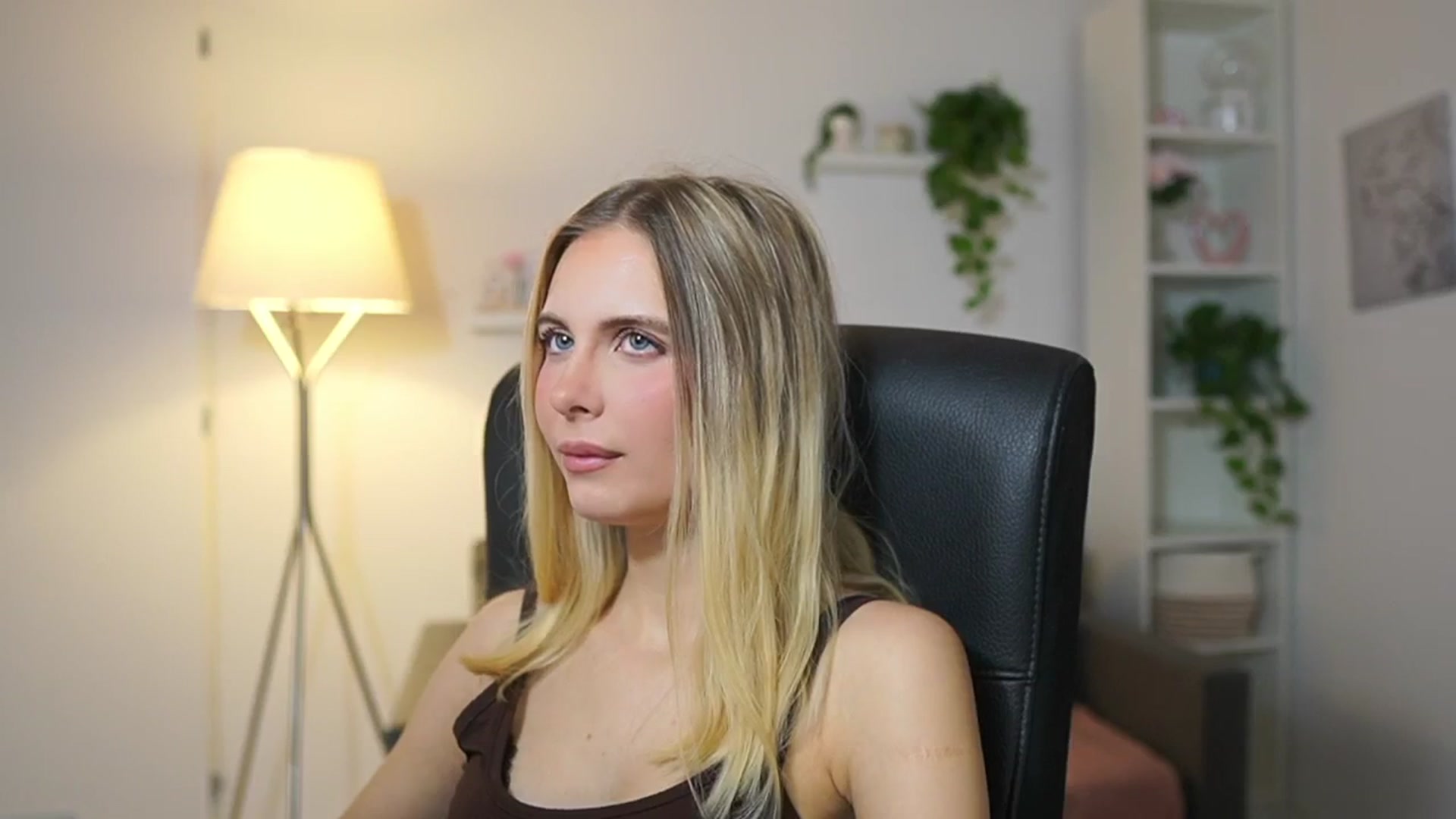 Gallery image thumbnail from Catecrago_'s myfreecams stream on, 12/09/2025, 09:45 image 9 of 20