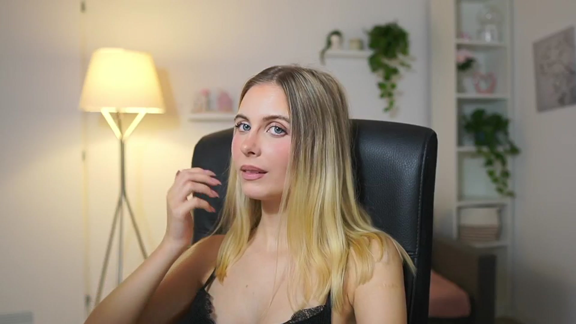 Gallery image thumbnail from Catecrago_'s myfreecams stream on, 12/09/2025, 14:03 image 11 of 20