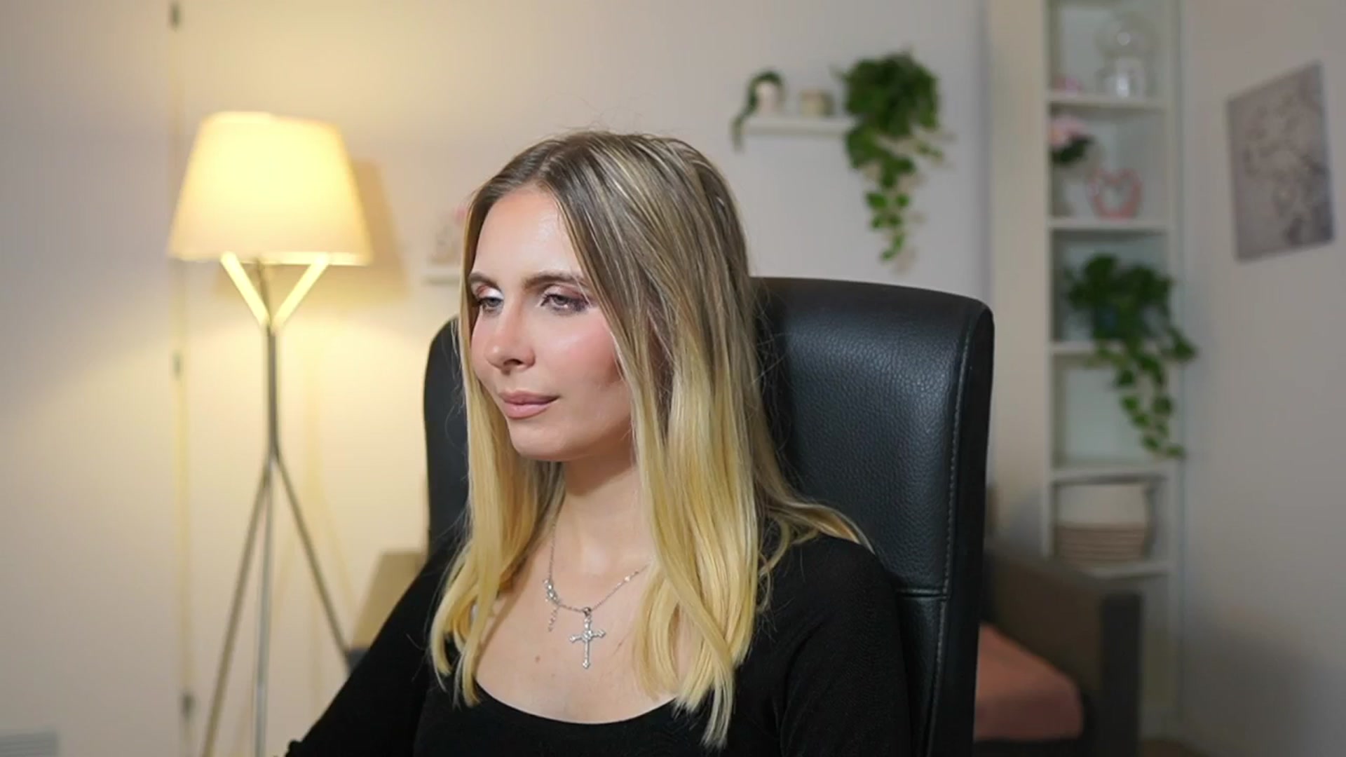 Gallery image thumbnail from Catecrago_'s myfreecams stream on, 12/10/2025, 16:12 image 5 of 20