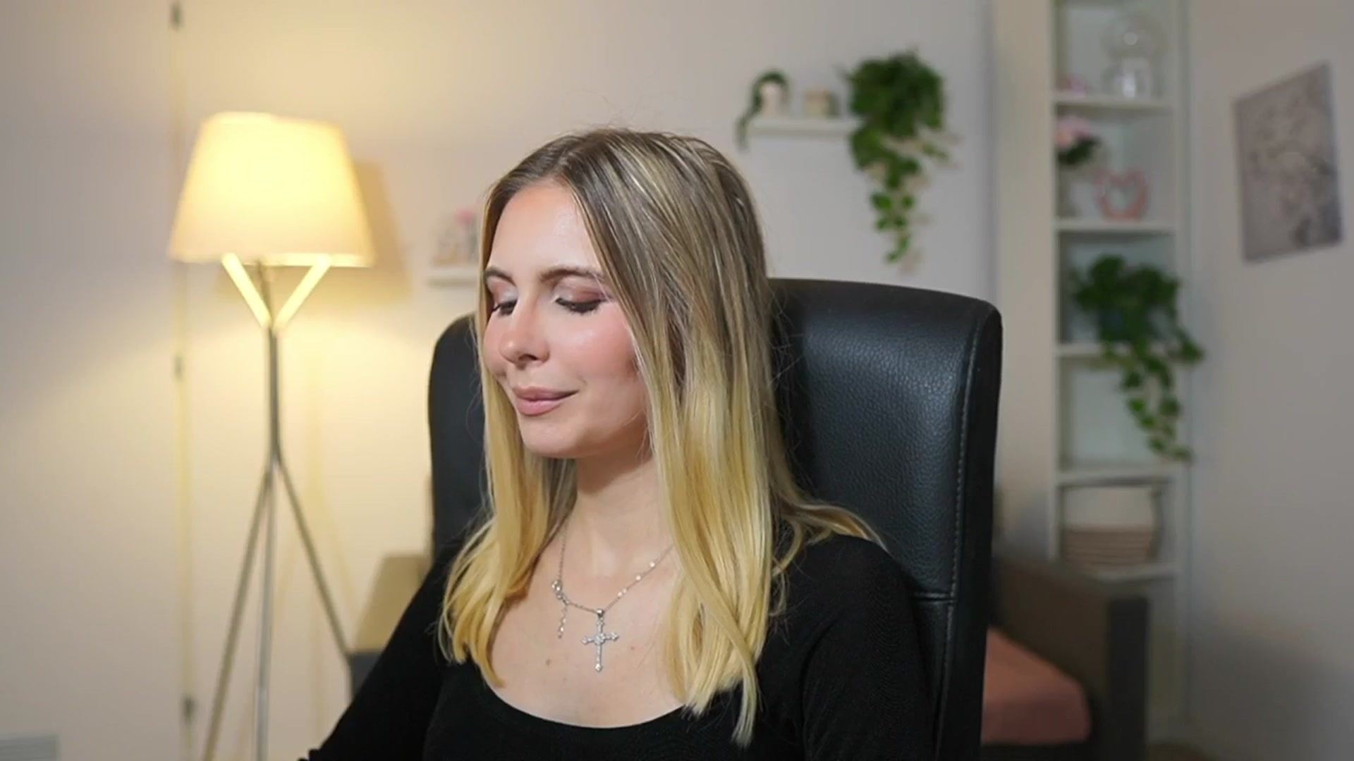 Gallery image thumbnail from Catecrago_'s myfreecams stream on, 12/10/2025, 16:12 image 4 of 20