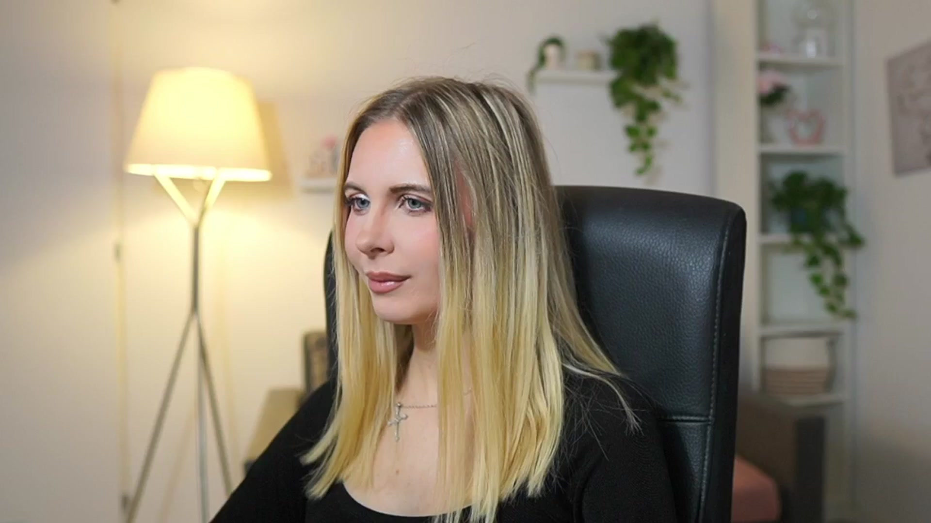 Gallery image thumbnail from Catecrago_'s myfreecams stream on, 12/17/2025, 09:37 image 2 of 20