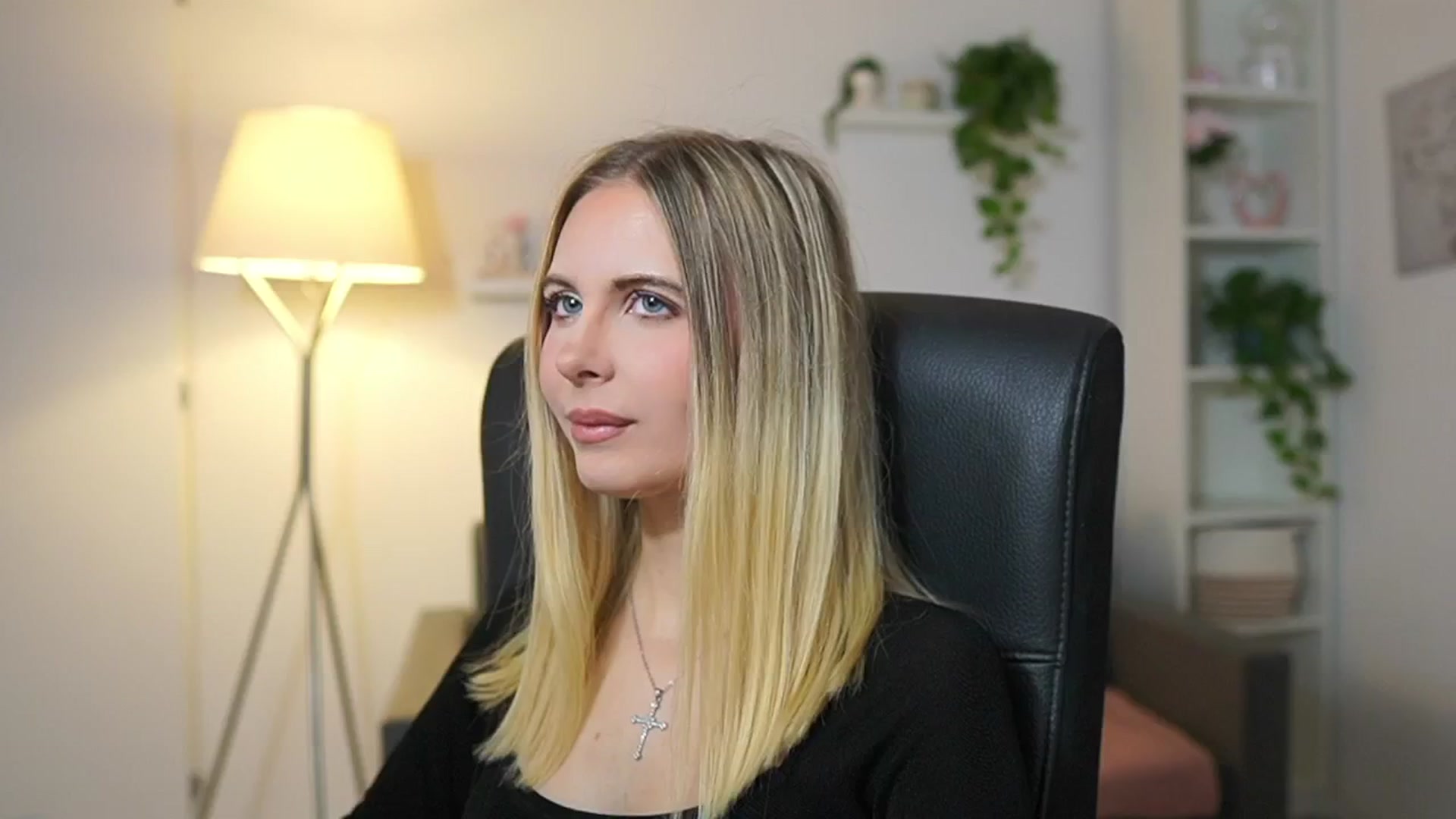 Gallery image thumbnail from Catecrago_'s myfreecams stream on, 12/17/2025, 09:37 image 19 of 20