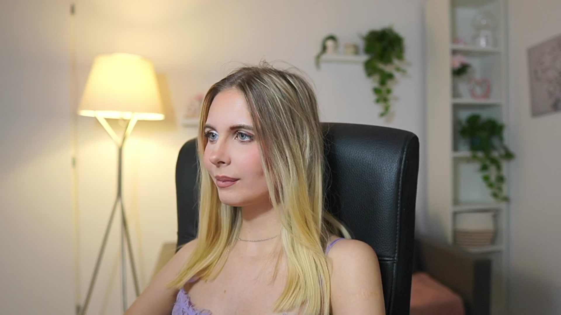 Gallery image thumbnail from Catecrago_'s myfreecams stream on, 12/17/2025, 13:54 image 13 of 20