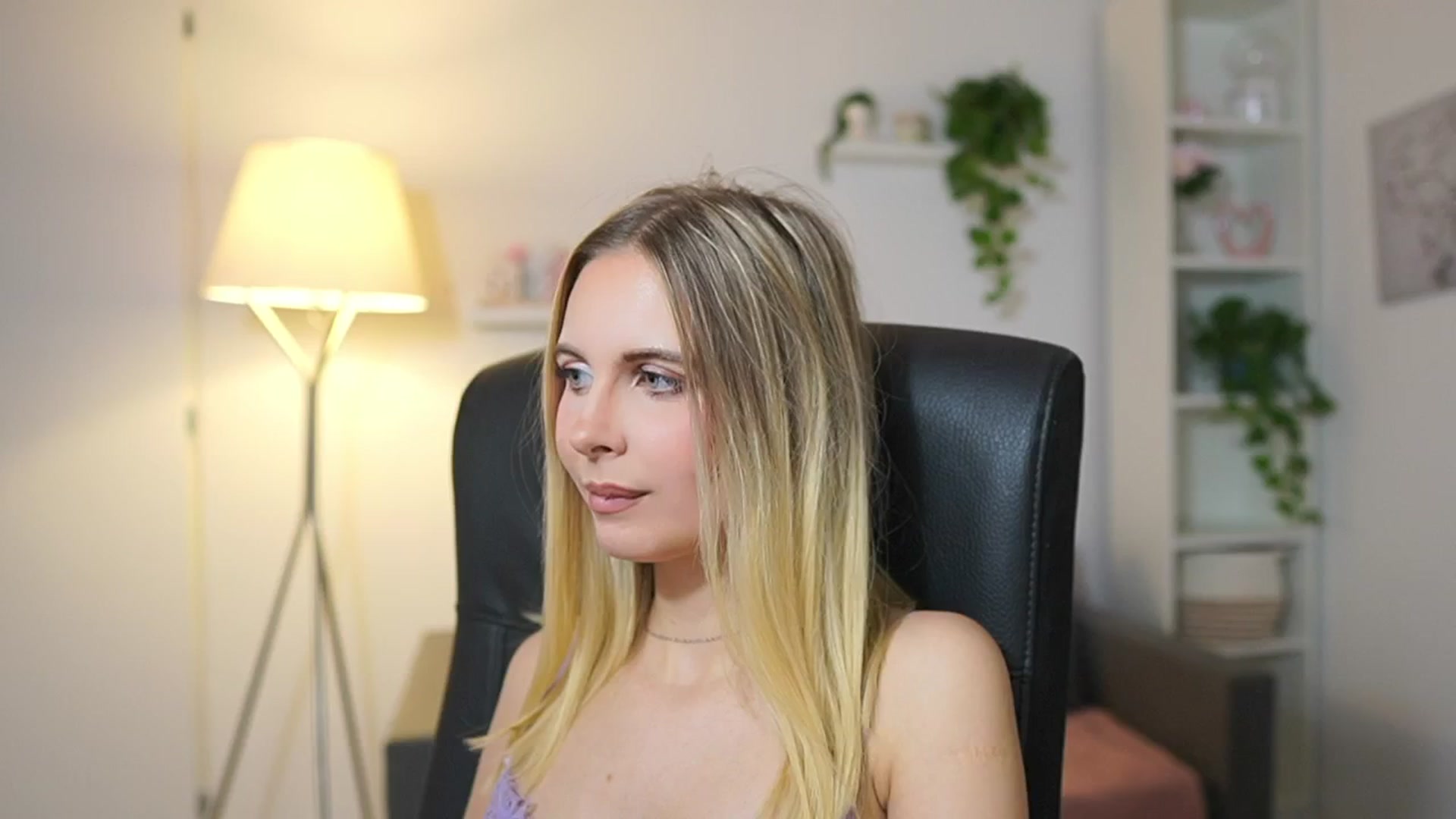 Gallery image thumbnail from Catecrago_'s myfreecams stream on, 12/17/2025, 13:54 image 16 of 20