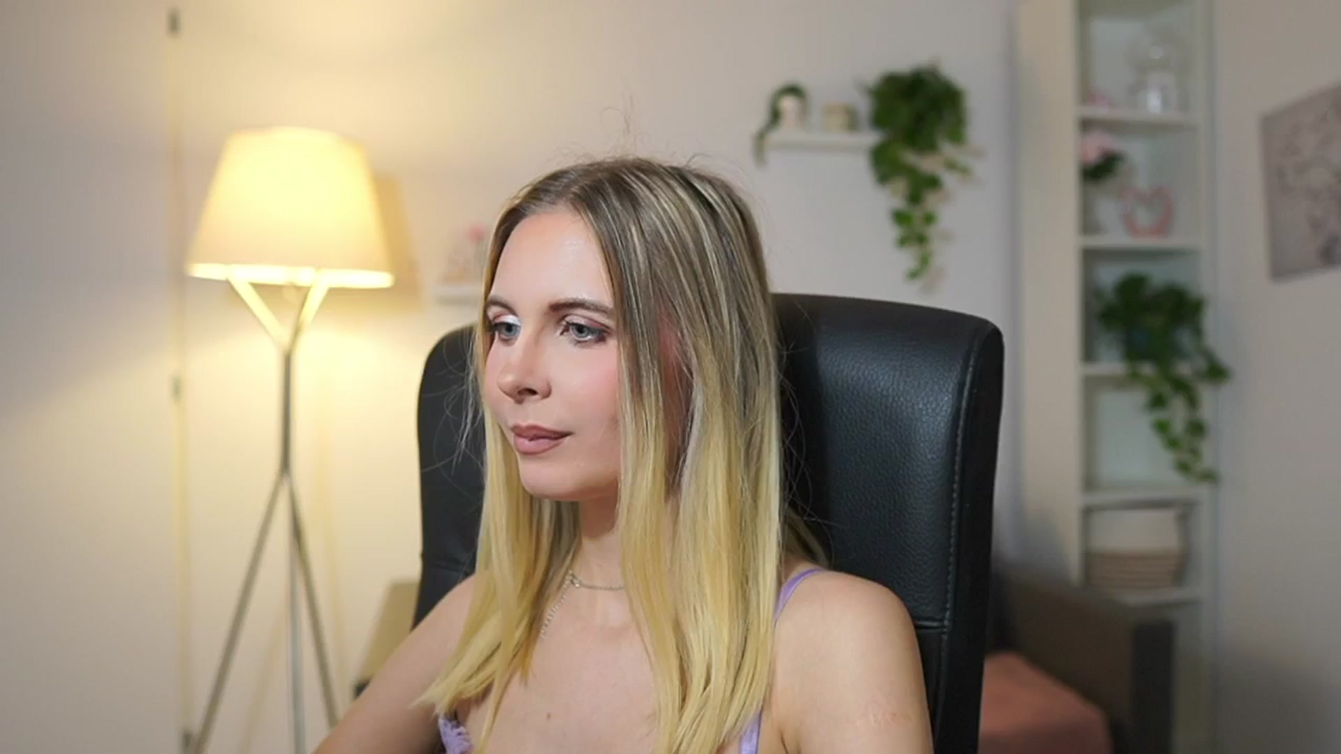 Gallery image thumbnail from Catecrago_'s myfreecams stream on, 12/17/2025, 13:54 image 8 of 20