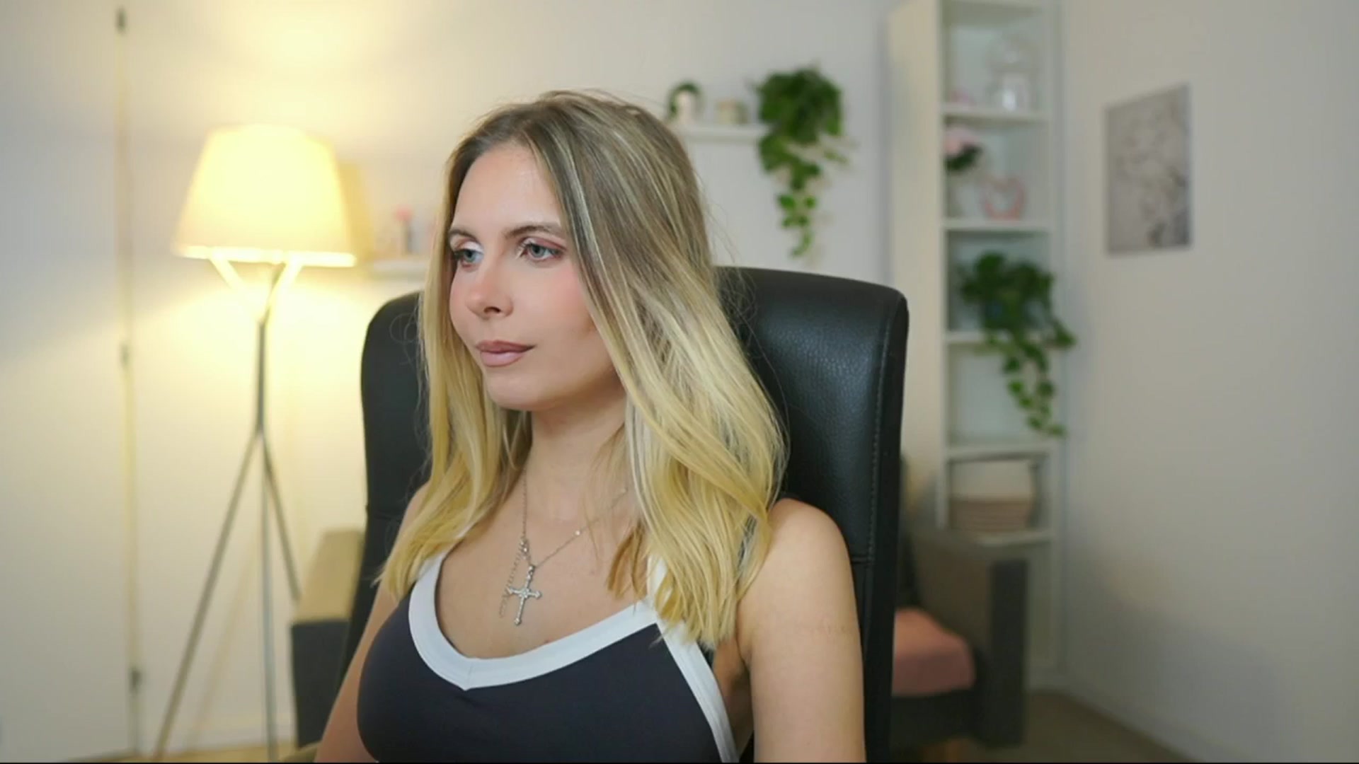 Gallery image thumbnail from Catecrago_'s myfreecams stream on, 12/30/2025, 12:04 image 1 of 20