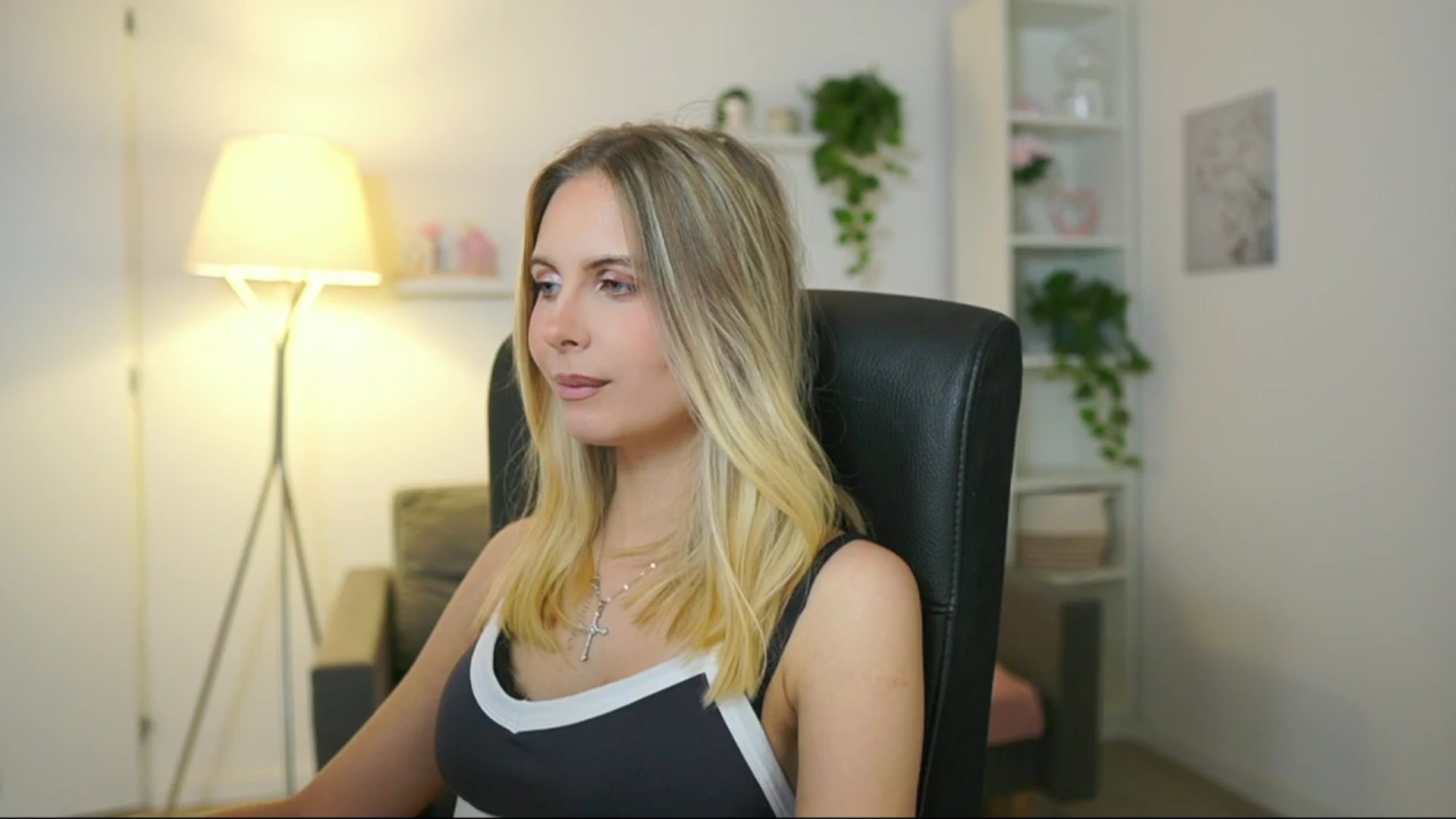 Gallery image thumbnail from Catecrago_'s myfreecams stream on, 12/30/2025, 12:04 image 6 of 20