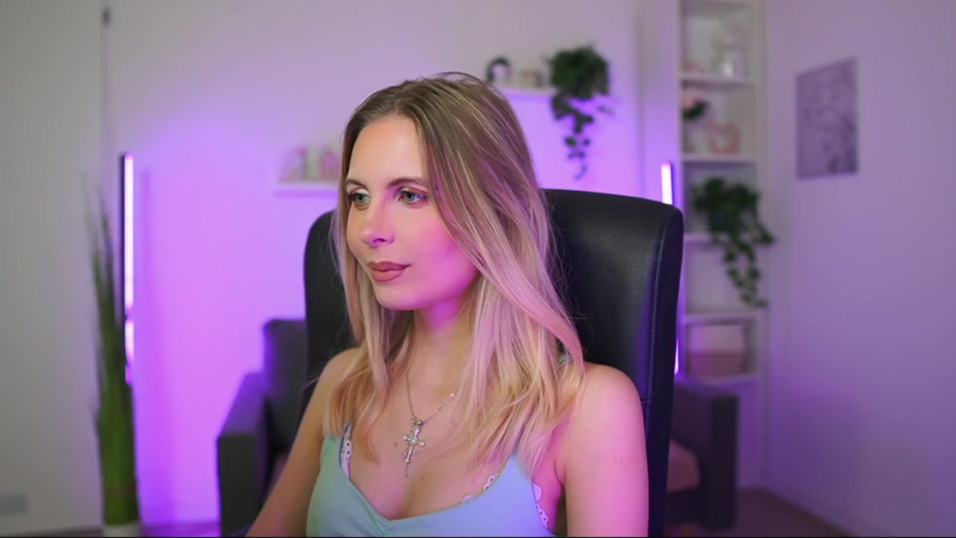 Gallery image thumbnail from Catecrago_'s myfreecams stream on, 12/31/2025, 09:16 image 3 of 20