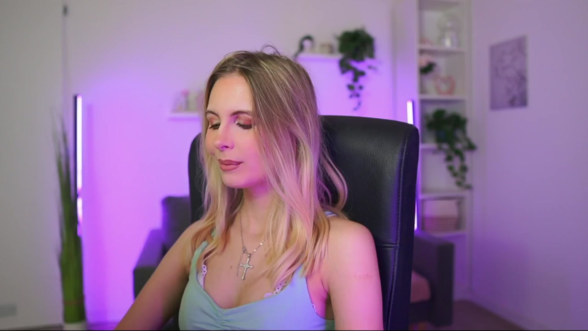 Gallery image thumbnail from Catecrago_'s myfreecams stream on, 12/31/2025, 09:16 image 20 of 20