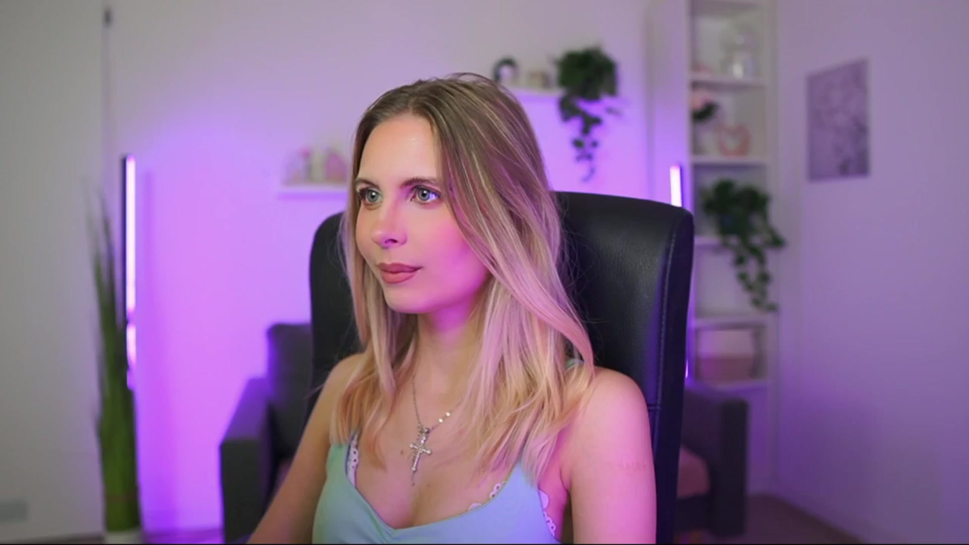 Gallery image thumbnail from Catecrago_'s myfreecams stream on, 12/31/2025, 09:16 image 4 of 20