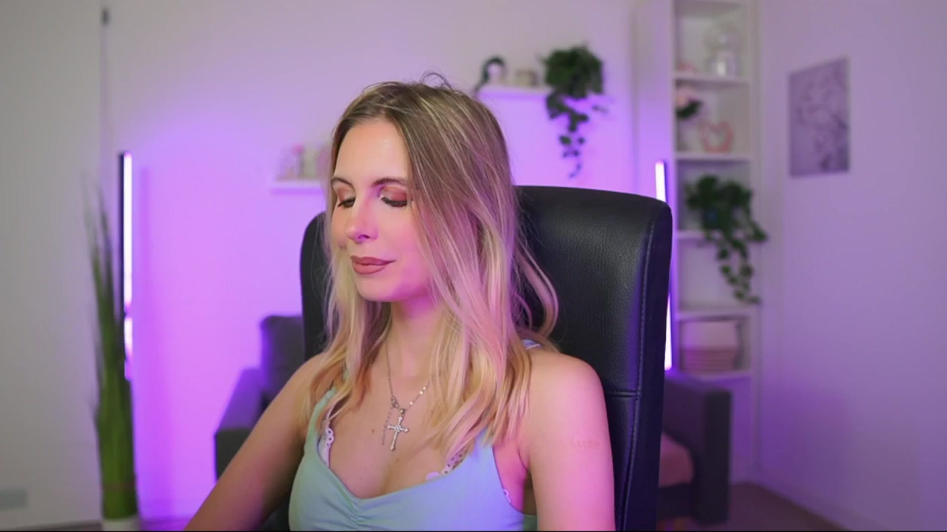 Gallery image thumbnail from Catecrago_'s myfreecams stream on, 12/31/2025, 09:16 image 18 of 20