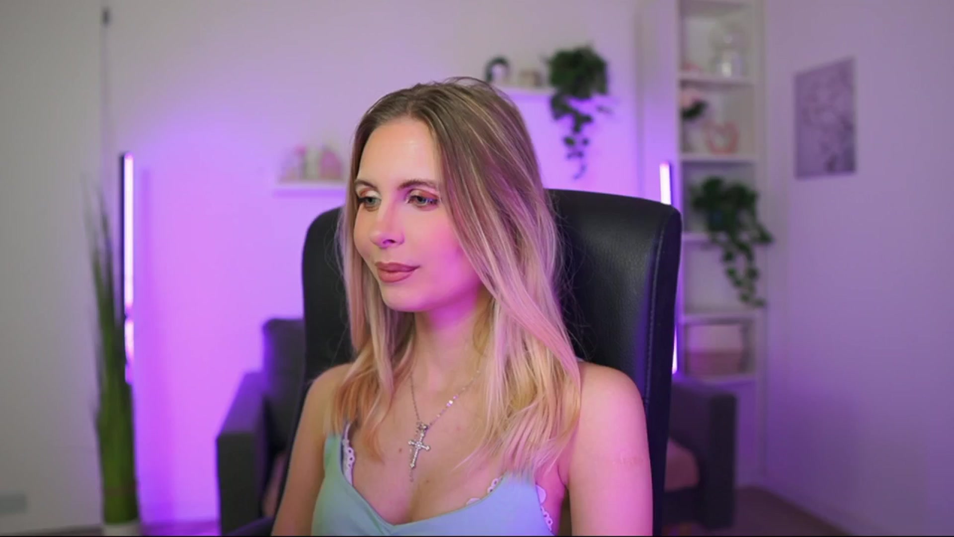 Gallery image thumbnail from Catecrago_'s myfreecams stream on, 12/31/2025, 09:16 image 8 of 20