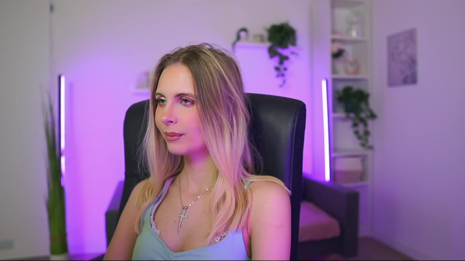 Gallery image thumbnail from Catecrago_'s myfreecams stream on, 12/31/2025, 10:19 image 7 of 20