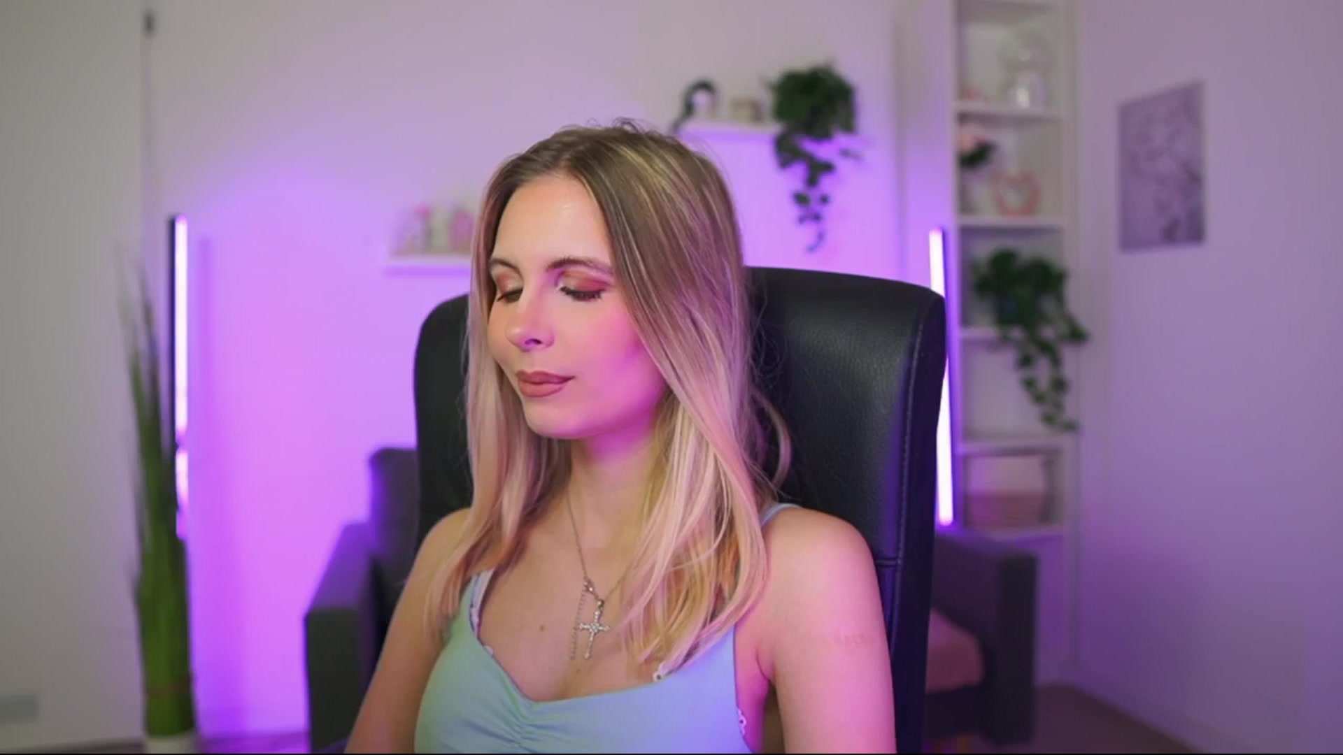 Gallery image thumbnail from Catecrago_'s myfreecams stream on, 12/31/2025, 10:19 image 2 of 20
