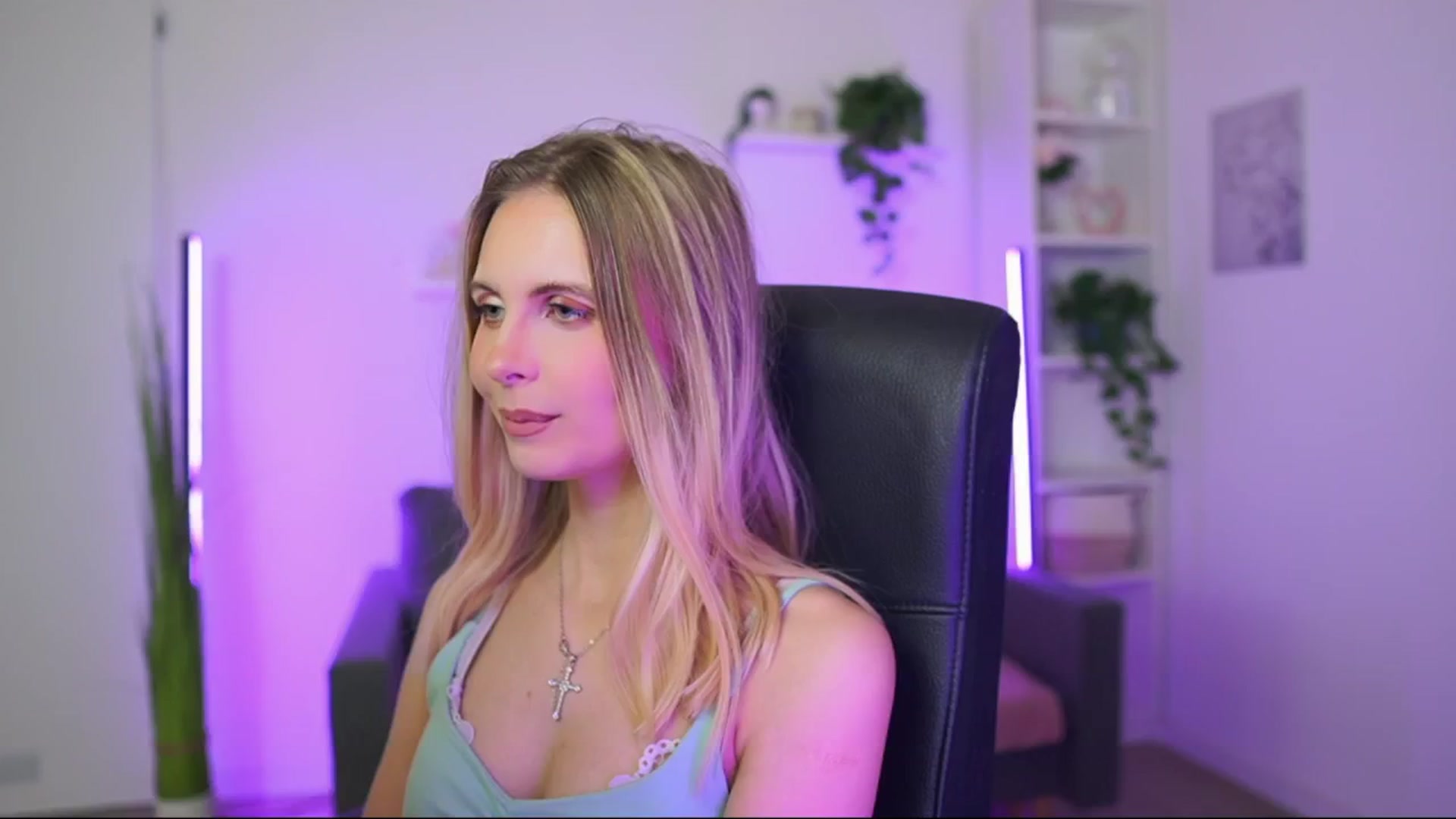 Gallery image thumbnail from Catecrago_'s myfreecams stream on, 12/31/2025, 10:19 image 12 of 20