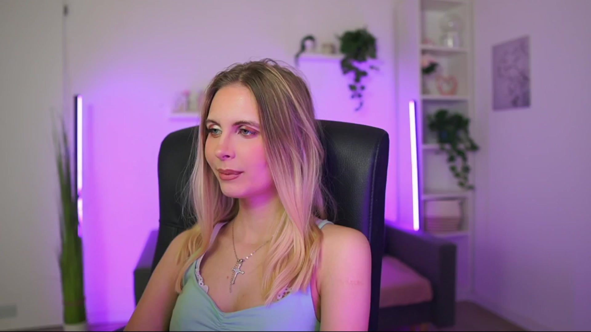 Gallery image thumbnail from Catecrago_'s myfreecams stream on, 12/31/2025, 10:19 image 9 of 20