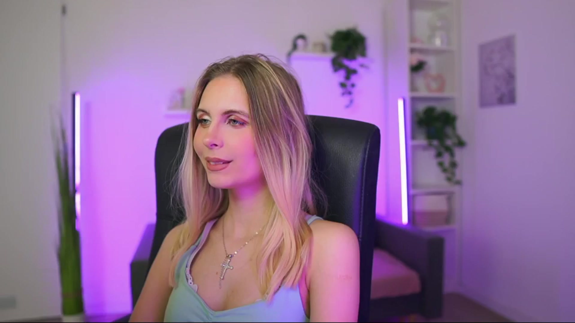 Gallery image thumbnail from Catecrago_'s myfreecams stream on, 12/31/2025, 10:19 image 8 of 20