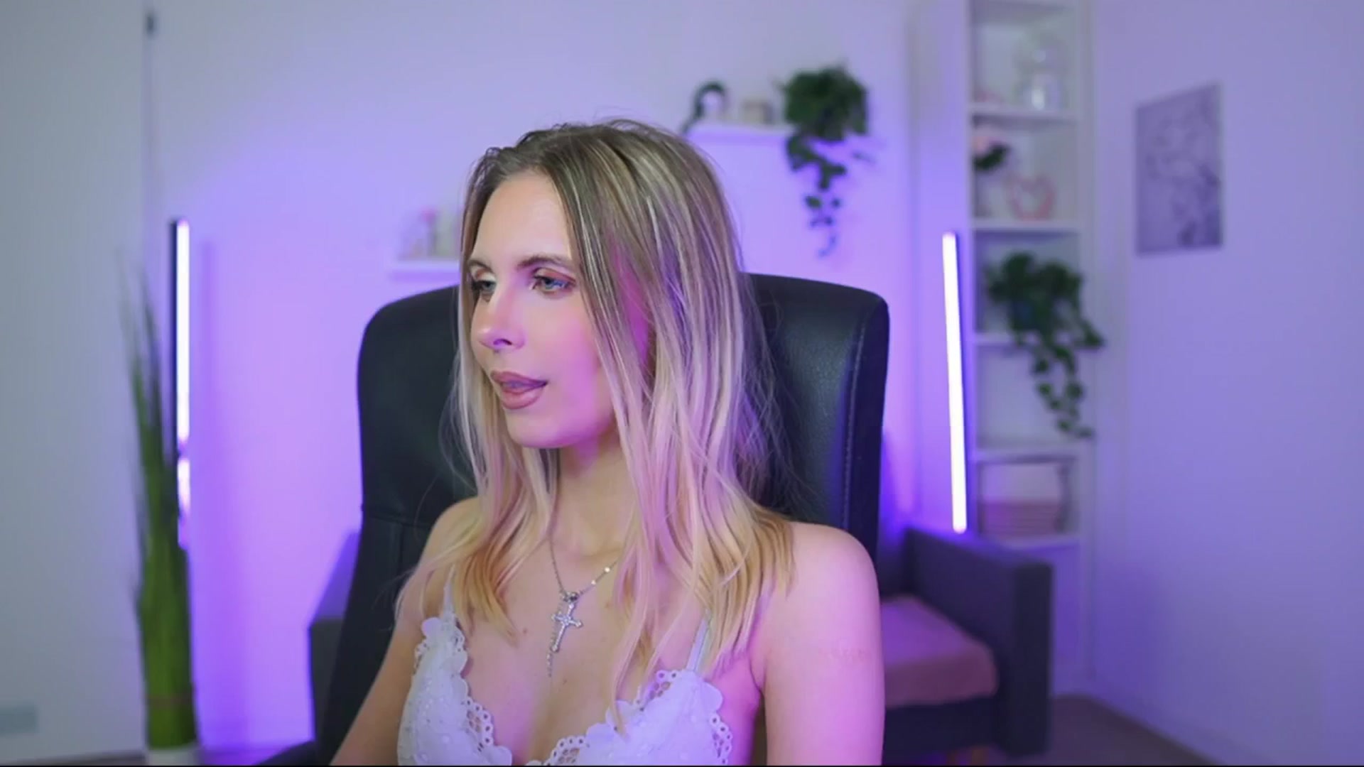 Gallery image thumbnail from Catecrago_'s myfreecams stream on, 12/31/2025, 12:10 image 2 of 20