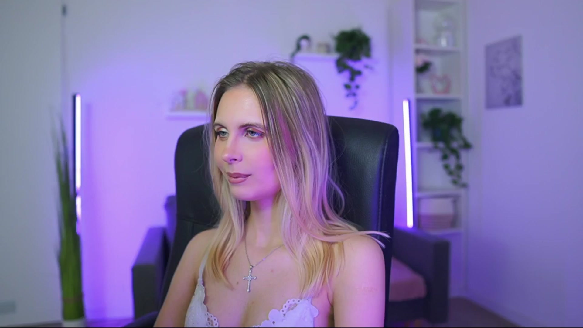 Gallery image thumbnail from Catecrago_'s myfreecams stream on, 12/31/2025, 12:10 image 5 of 20
