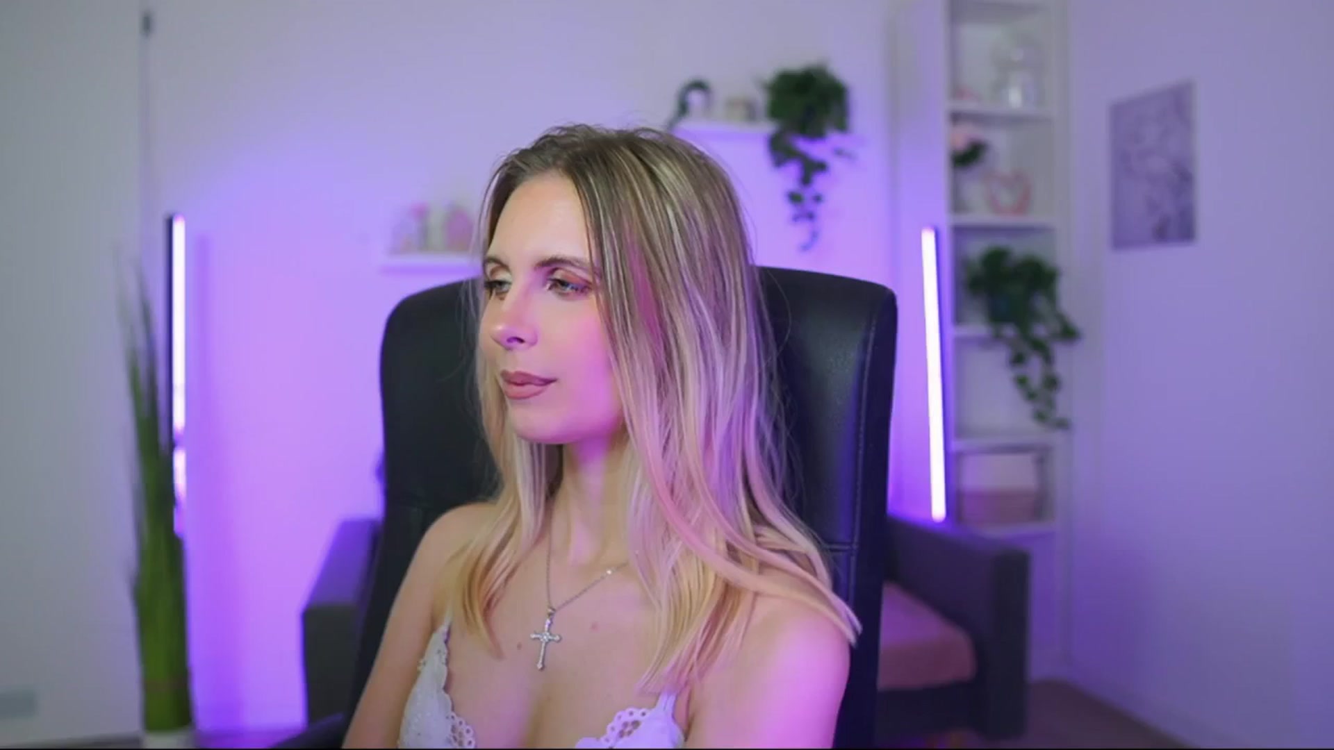 Gallery image thumbnail from Catecrago_'s myfreecams stream on, 12/31/2025, 12:10 image 7 of 20
