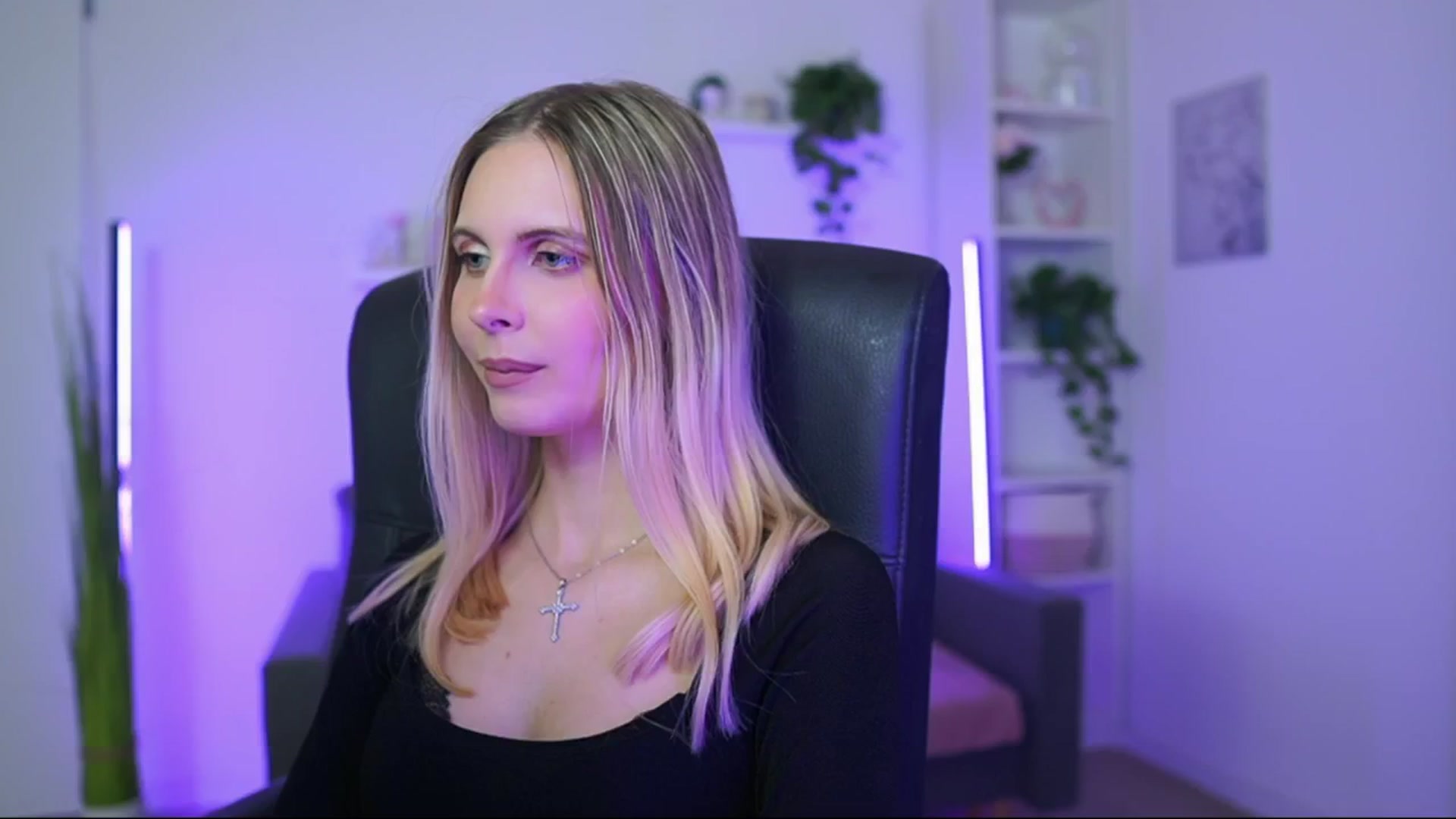 Gallery image thumbnail from Catecrago_'s myfreecams stream on, 01/02/2026, 16:00 image 15 of 20
