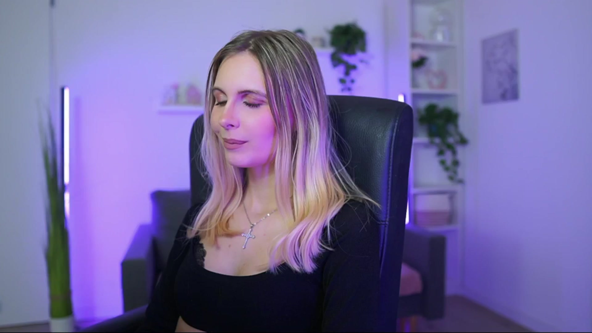Gallery image thumbnail from Catecrago_'s myfreecams stream on, 01/02/2026, 16:00 image 1 of 20