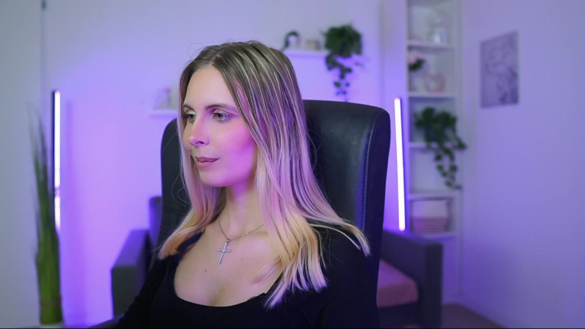 Gallery image thumbnail from Catecrago_'s myfreecams stream on, 01/02/2026, 17:28 image 7 of 20